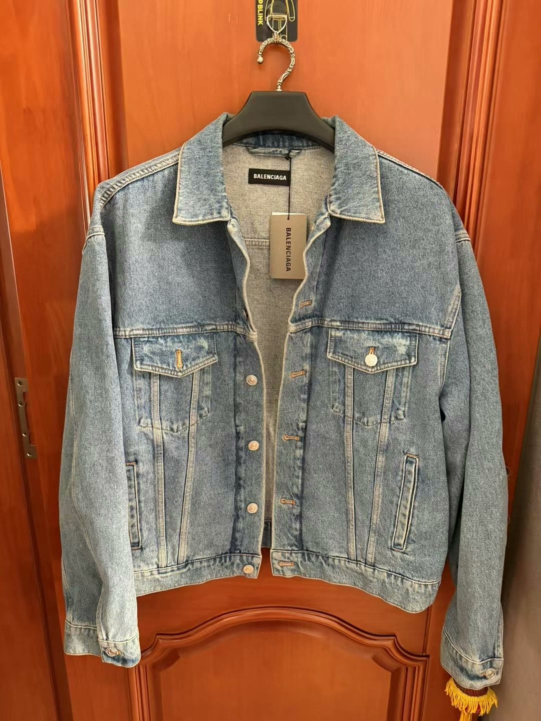 Balenciaga balenciaga denim jacket with multilingual print Size US L / EU 52-54 / 3 - 2 Thumbnail