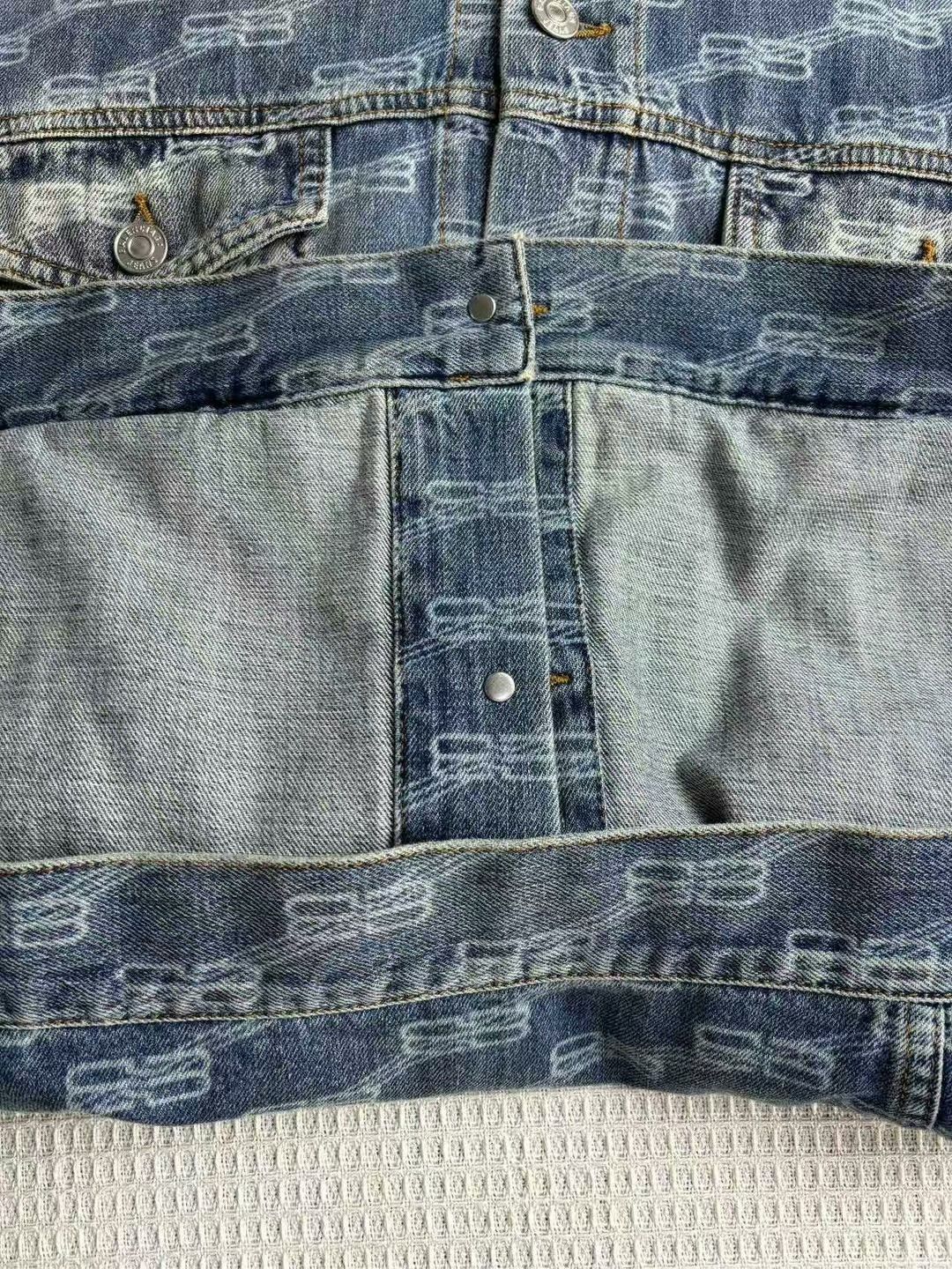 Balenciaga balenciaga all-over print denim jacket Size US L / EU 52-54 / 3 - 4 Thumbnail