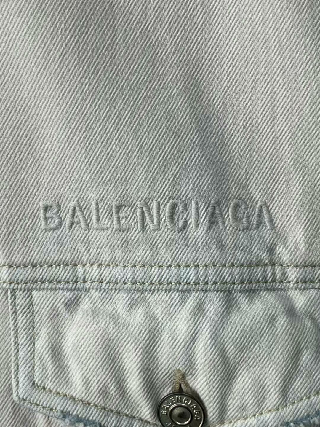 Balenciaga balenciaga white embroidered denim jacket xs Size US XS / EU 42 / 0 - 4 Thumbnail