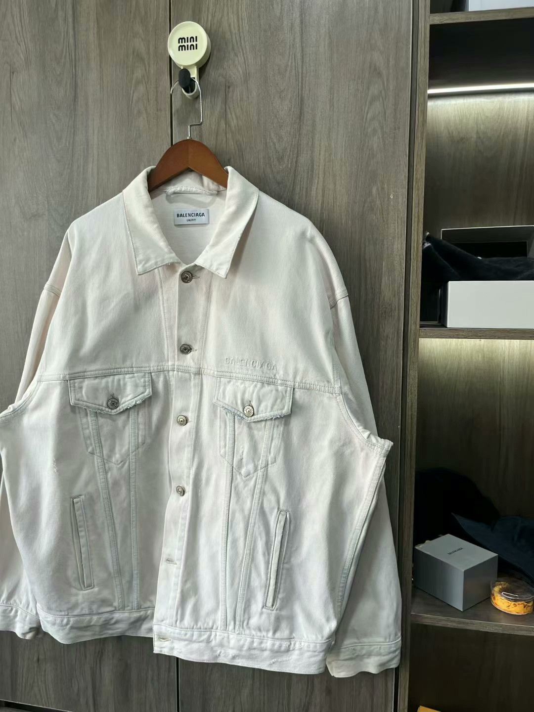 Balenciaga balenciaga white embroidered denim jacket xs Size US XS / EU 42 / 0 - 3 Thumbnail