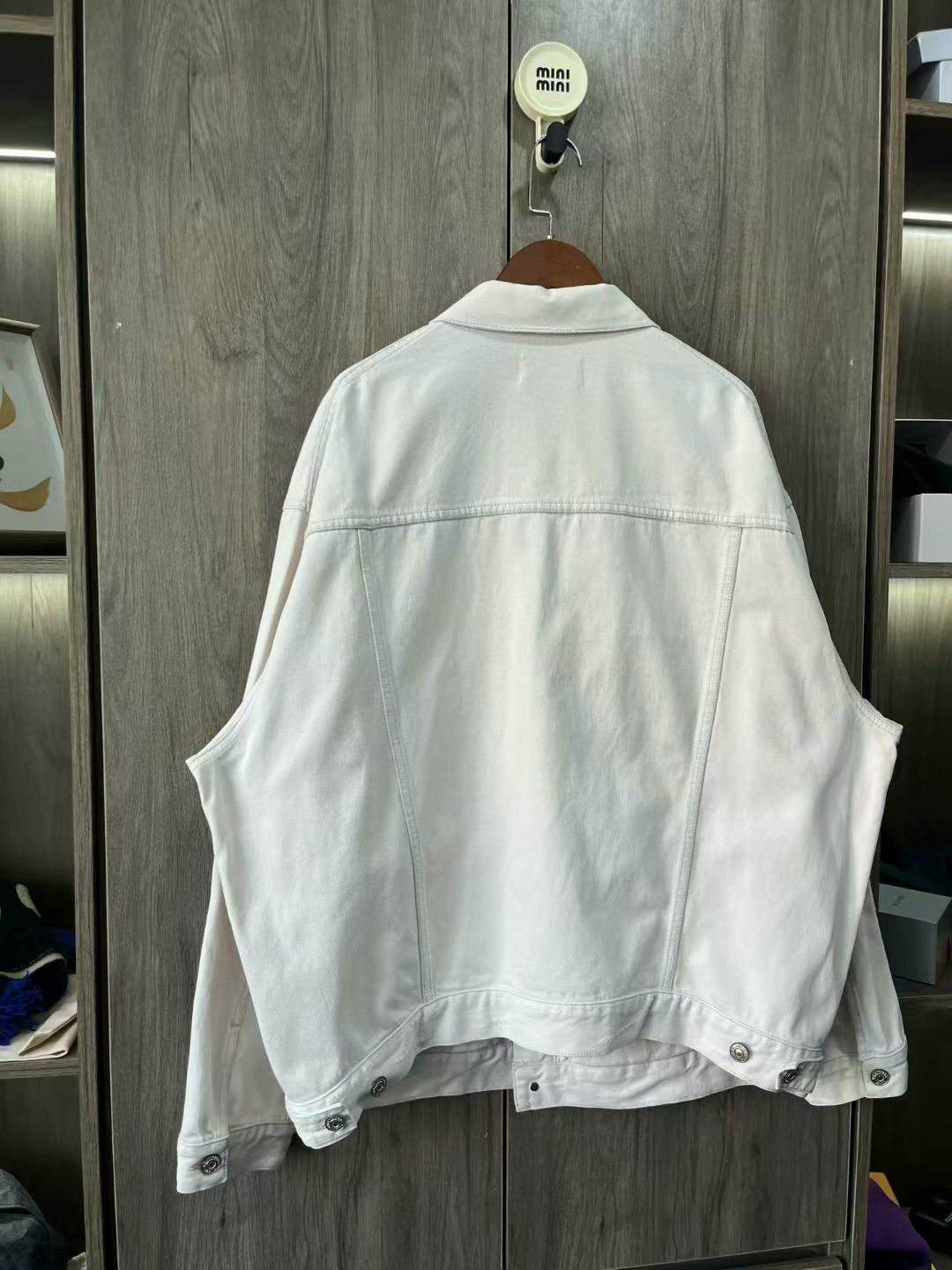 Balenciaga balenciaga white embroidered denim jacket xs Size US XS / EU 42 / 0 - 7 Thumbnail