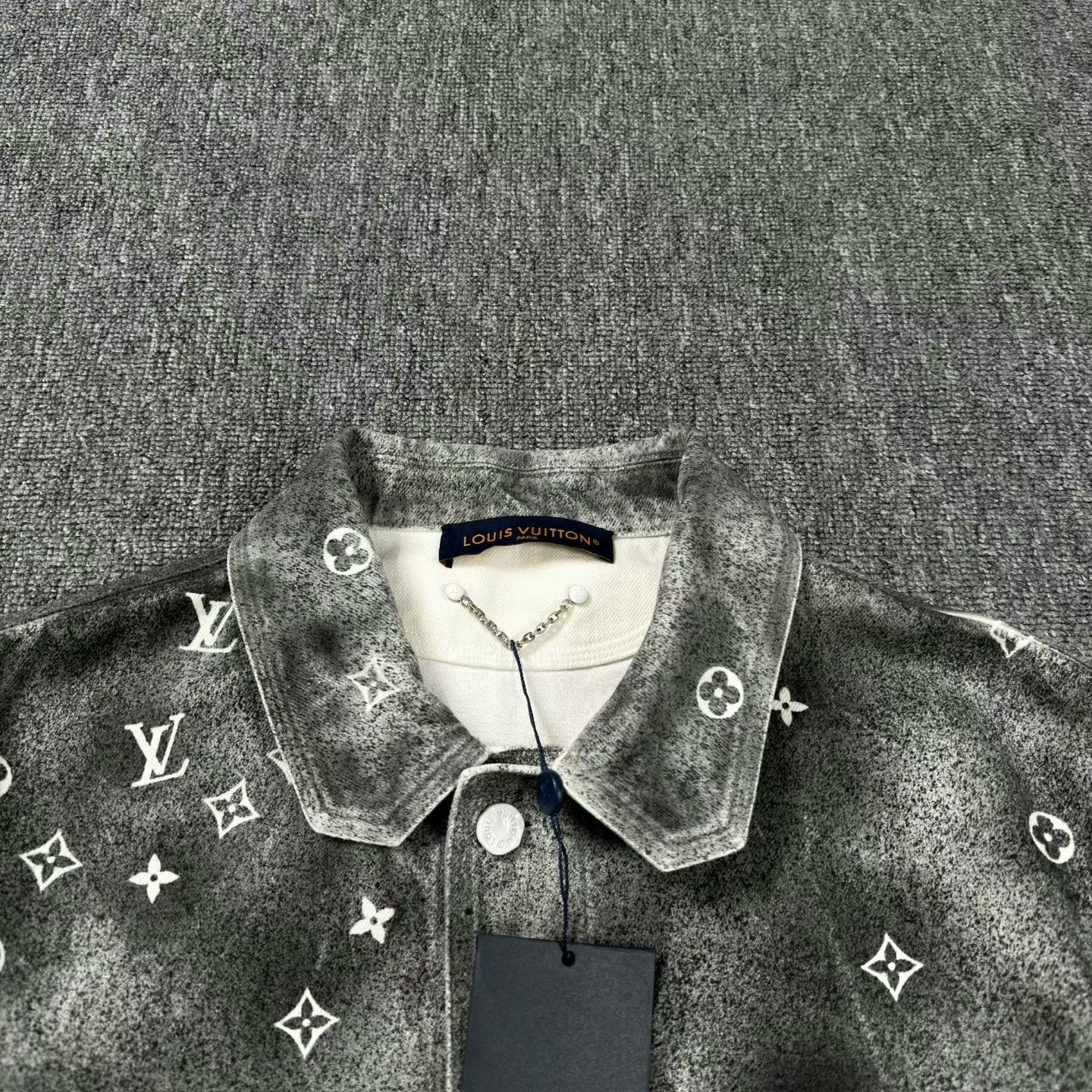 Louis Vuitton lv gray white gradient denim shirt Size US L / EU 52-54 / 3 - 3 Thumbnail