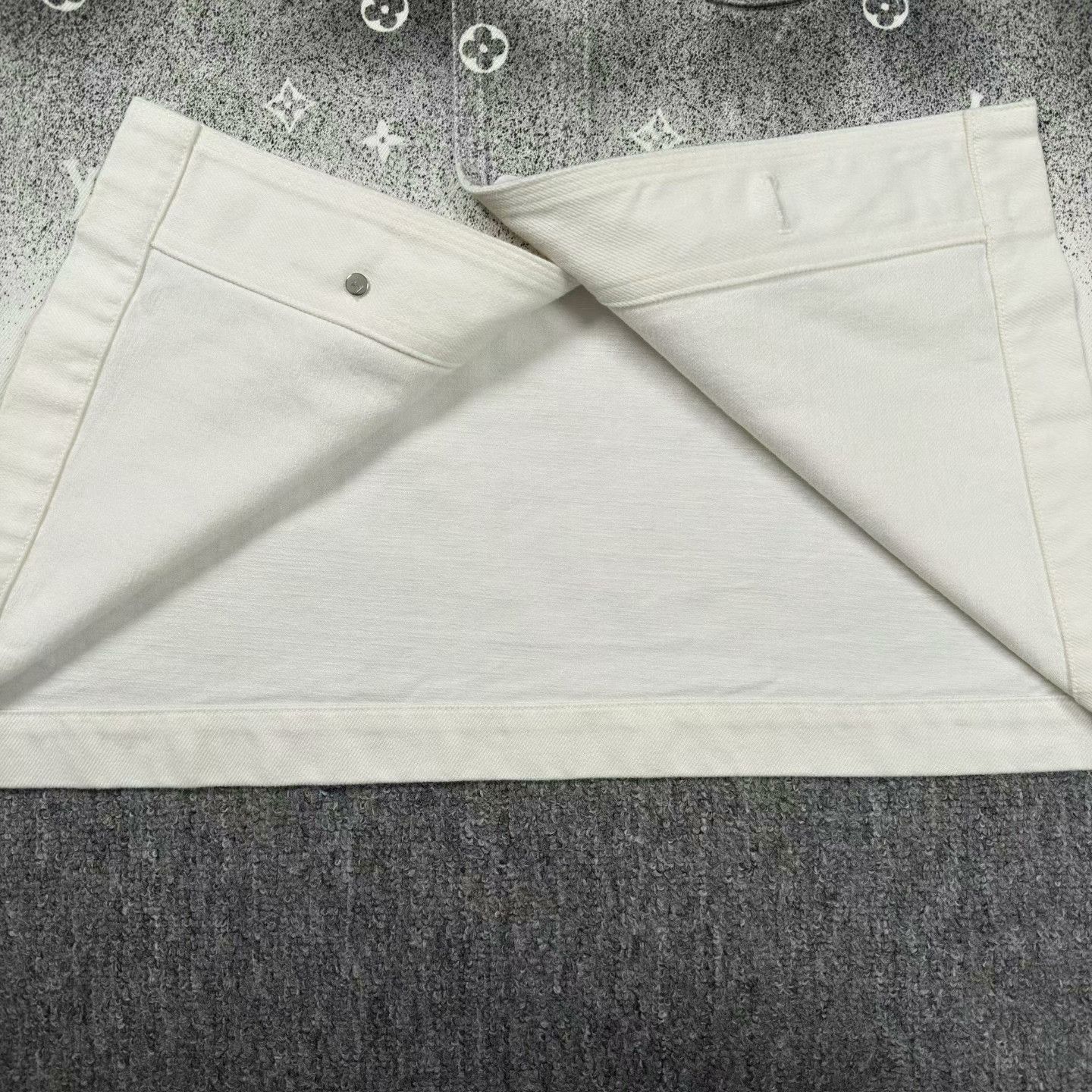 Louis Vuitton lv gray white gradient denim shirt Size US L / EU 52-54 / 3 - 7 Thumbnail