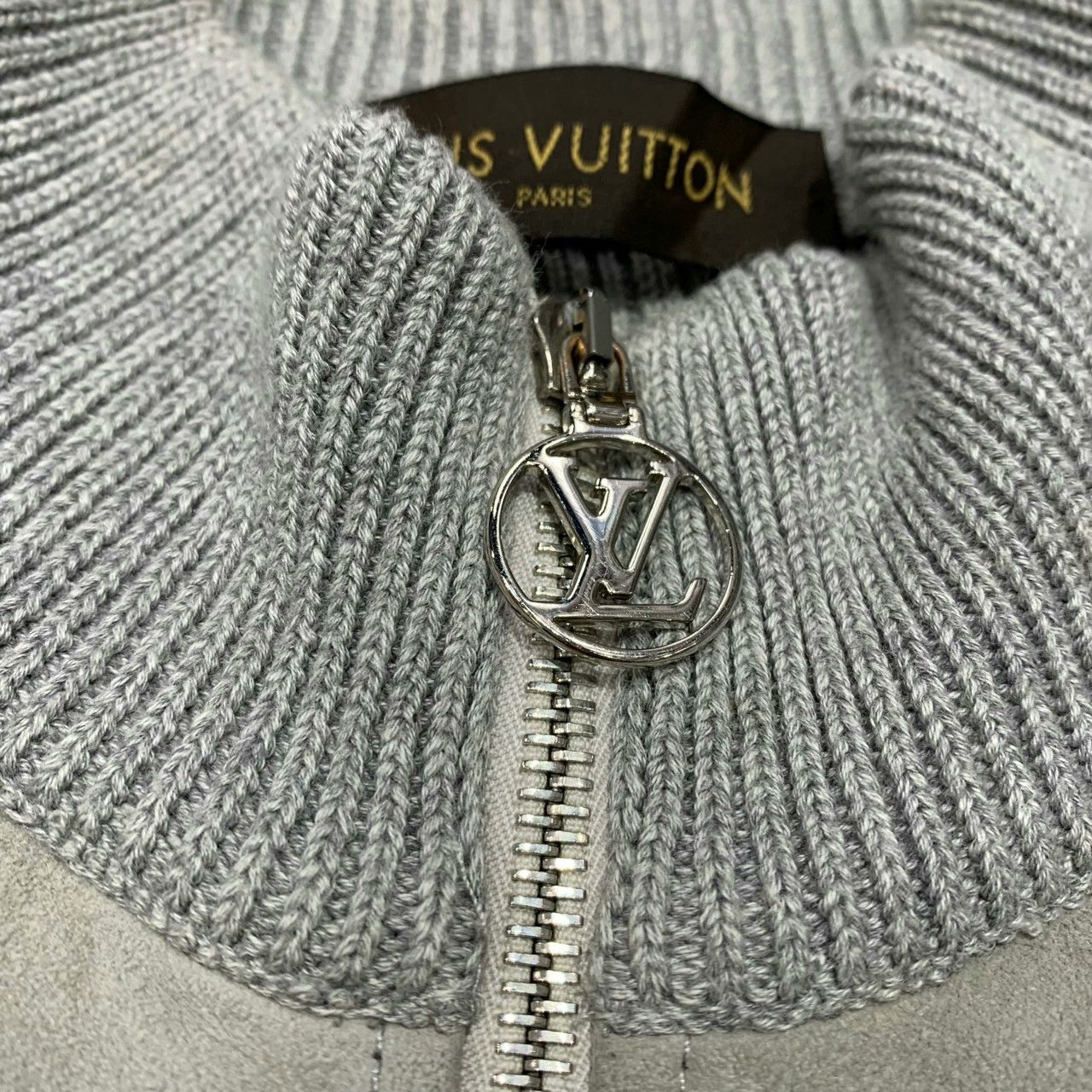Louis Vuitton gray suede knit bomber jacket Size US M / EU 48-50 / 2 - 7 Thumbnail