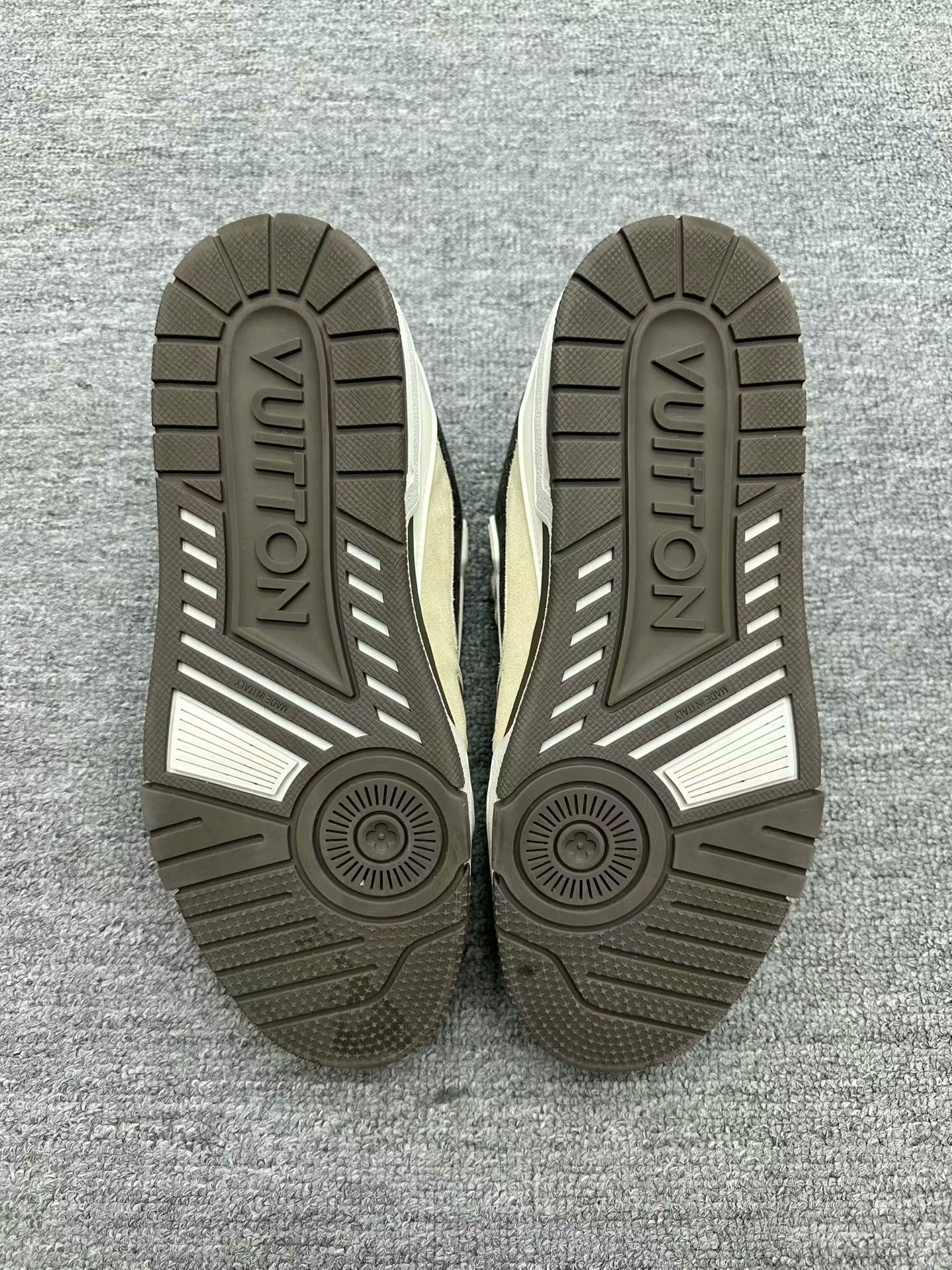 Louis Vuitton lv trainer sneakers with checkered design Size US 6.5 / EU 39-40 - 4 Thumbnail