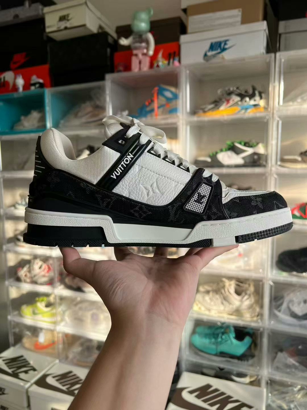 Louis Vuitton lv trainer black and white sneakers size 42 Size US 9 / EU 42 - 2 Thumbnail