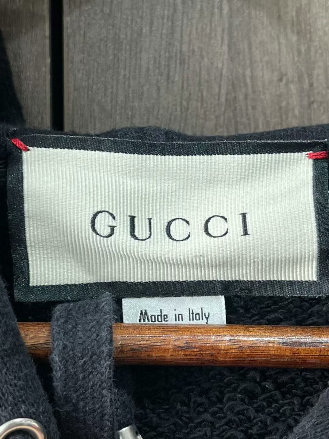 Gucci vintage gucci logo hoodie size s Size US S / EU 44-46 / 1 - 5 Thumbnail