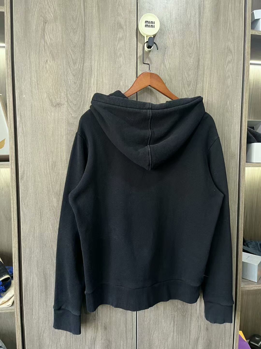 Gucci vintage gucci logo hoodie size s Size US S / EU 44-46 / 1 - 7 Thumbnail