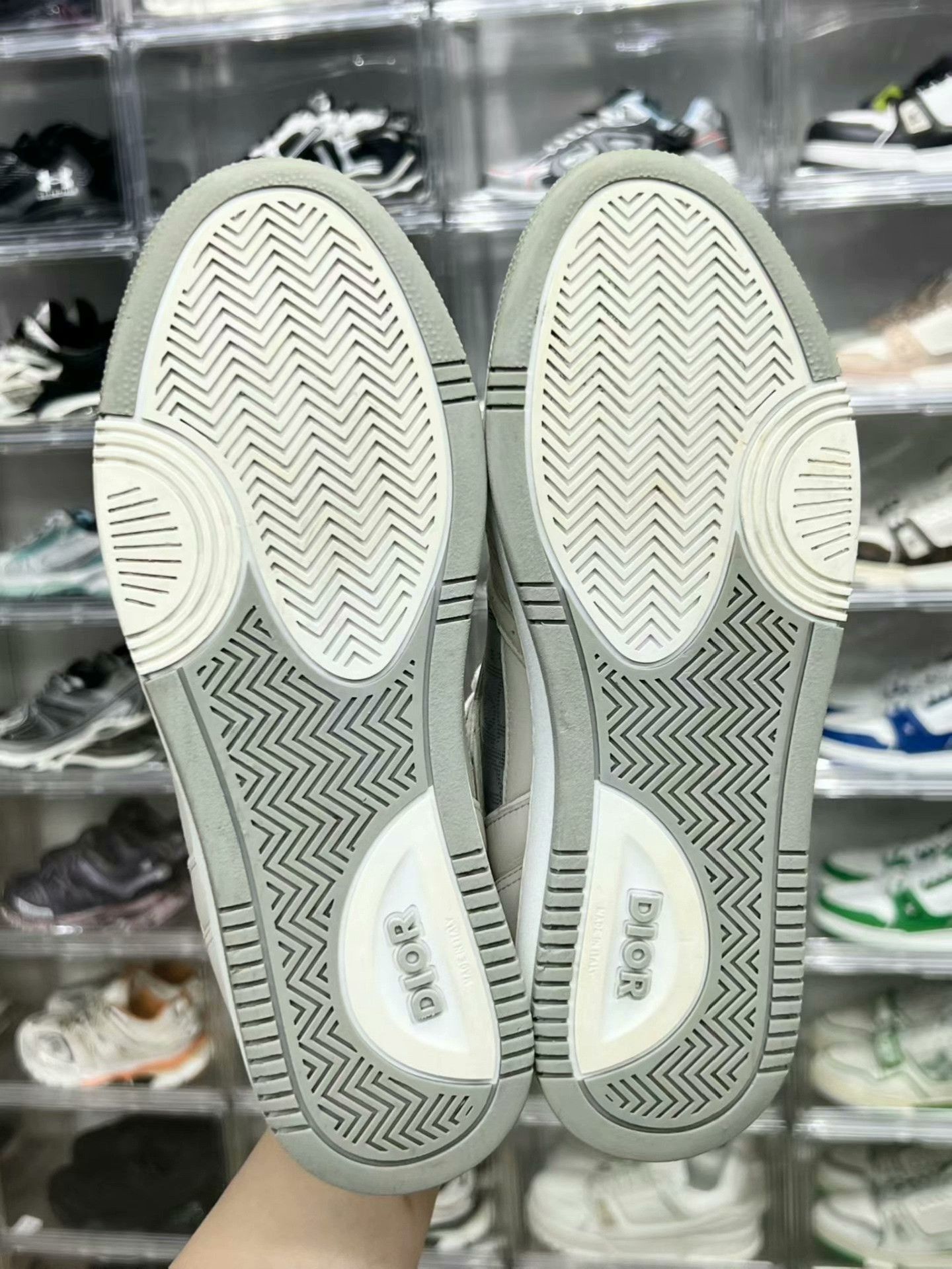 Dior dior b27 logo high-top sneakers in white Size US 9 / EU 42 - 8 Thumbnail