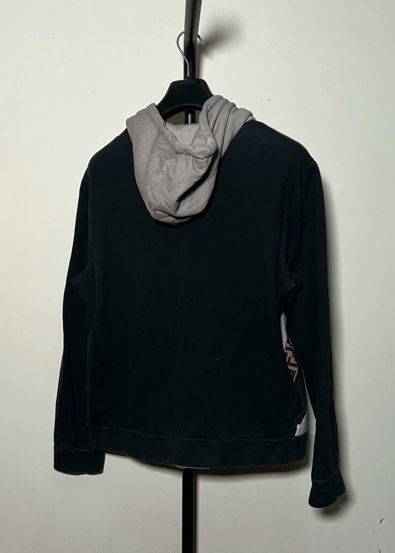 Fendi Fendi Black Logo Hooded Sweatshirt Medium Size Size US M / EU 48-50 / 2 - 2 Thumbnail