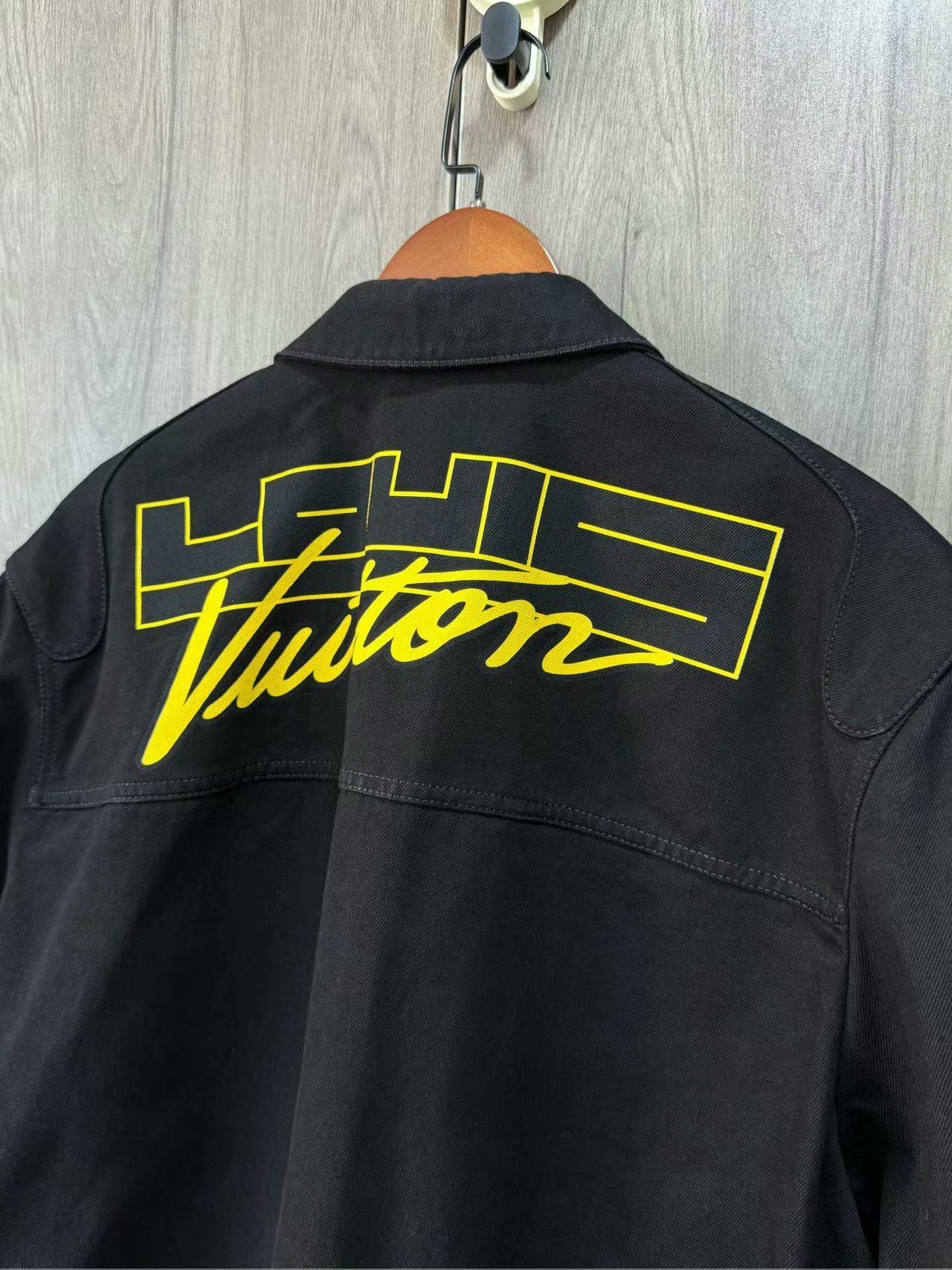 Louis Vuitton louis vuitton black logo denim jacket size 52 Size US L / EU 52-54 / 3 - 6 Thumbnail