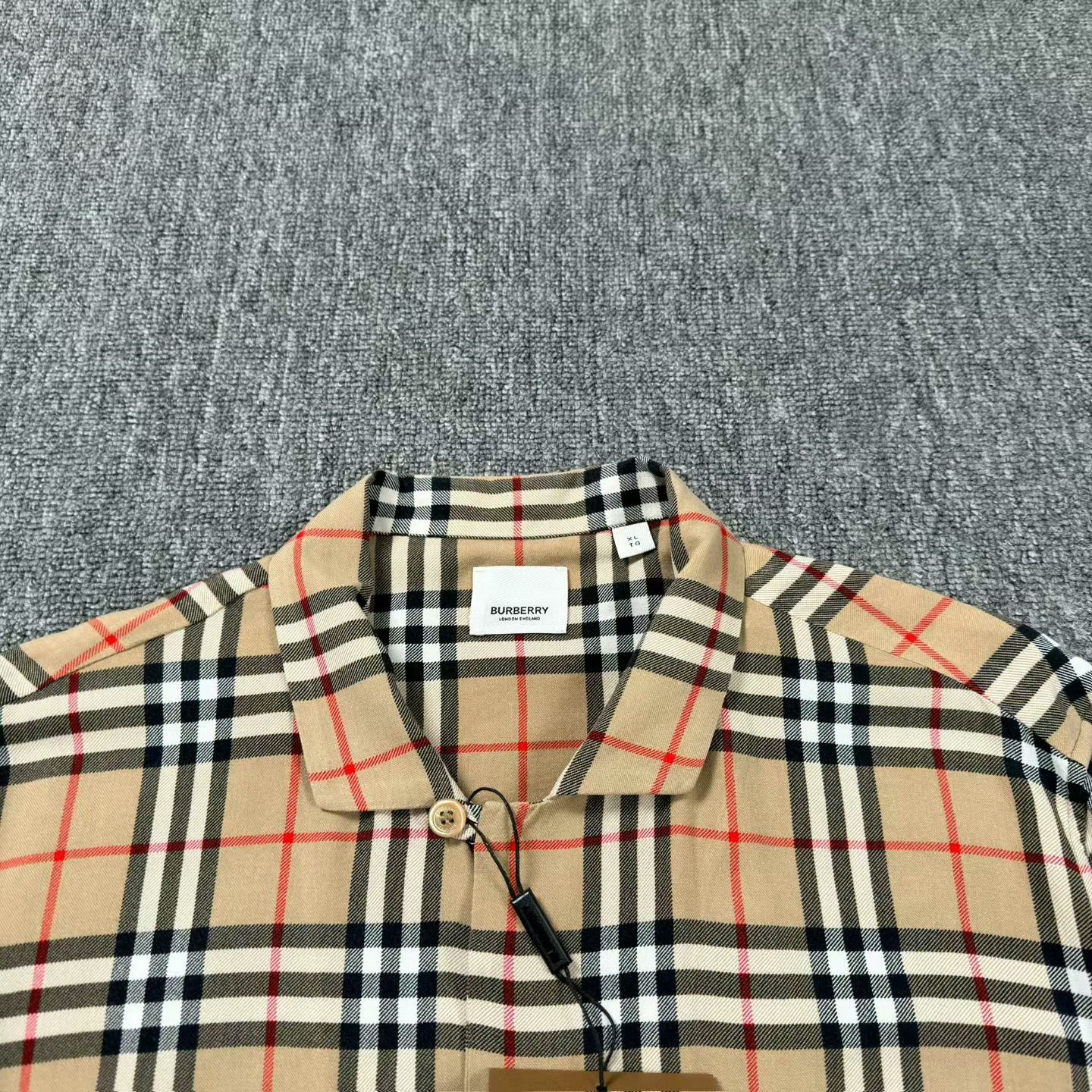 Burberry burberry striped short sleeve shirt in xl Size US XL / EU 56 / 4 - 3 Thumbnail