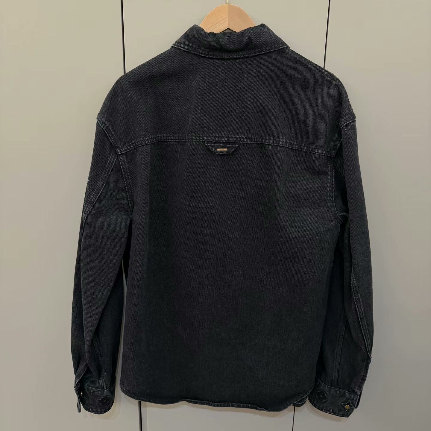 Louis Vuitton new louis vuitton embossed denim jacket Size US M / EU 48-50 / 2 - 2 Thumbnail