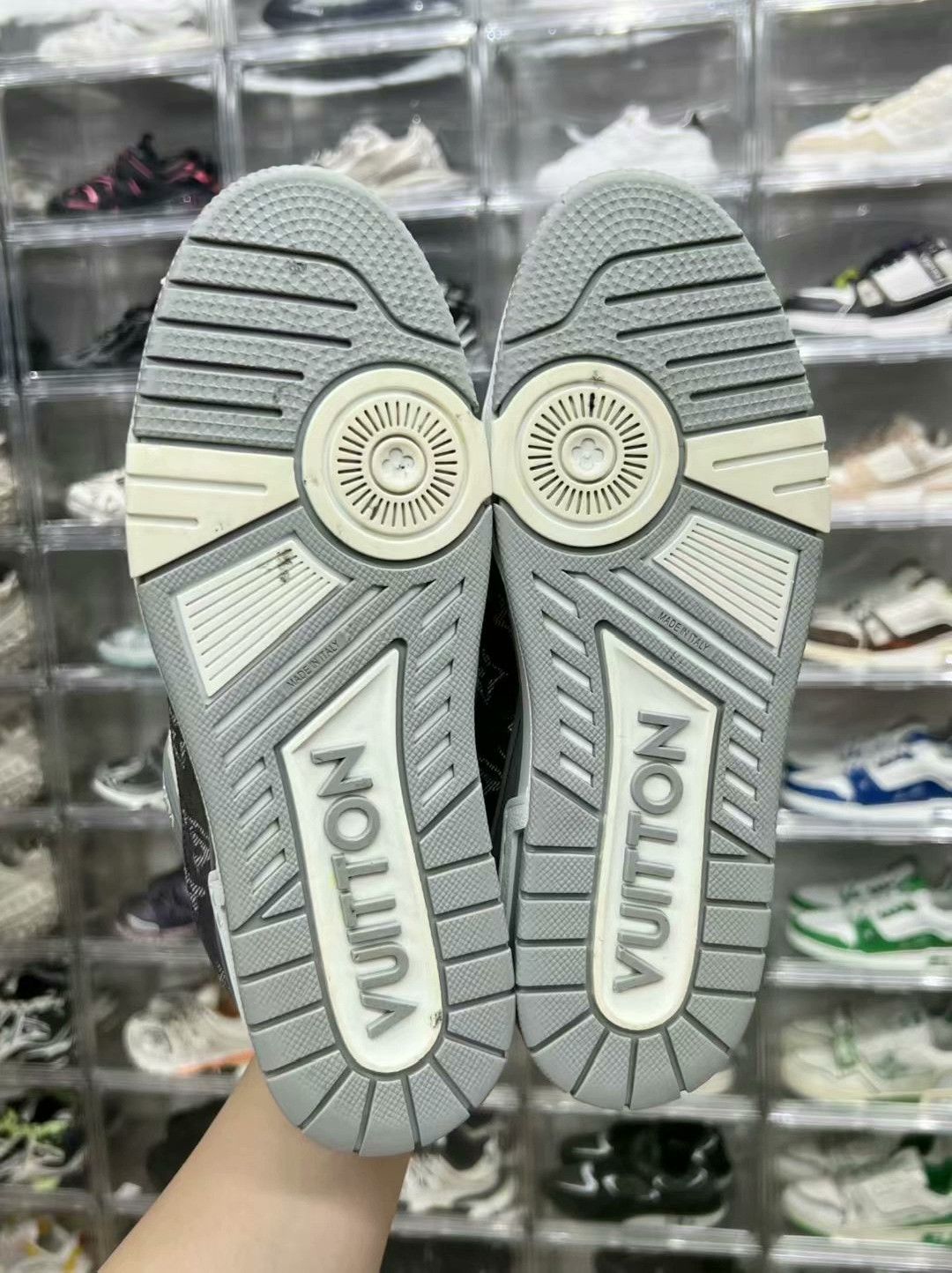 Louis Vuitton lv trainer gray and white sneakers uk7 Size US 8 / EU 41 - 8 Thumbnail