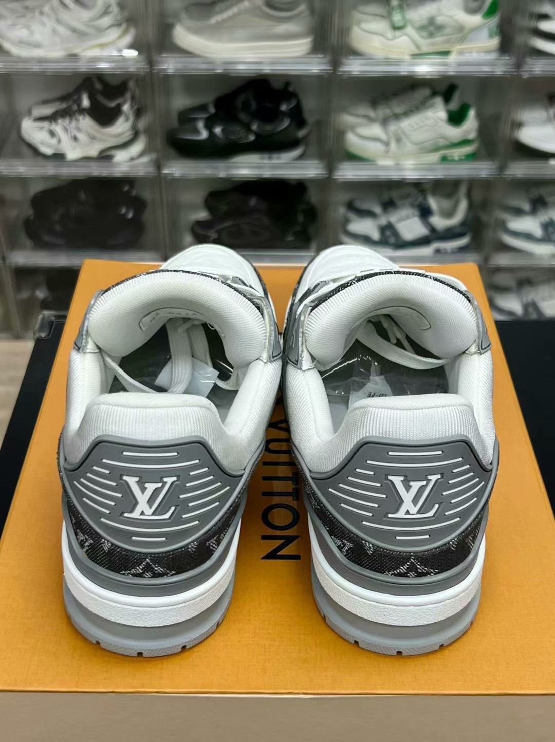 Louis Vuitton lv trainer gray and white sneakers uk7 Size US 8 / EU 41 - 7 Thumbnail