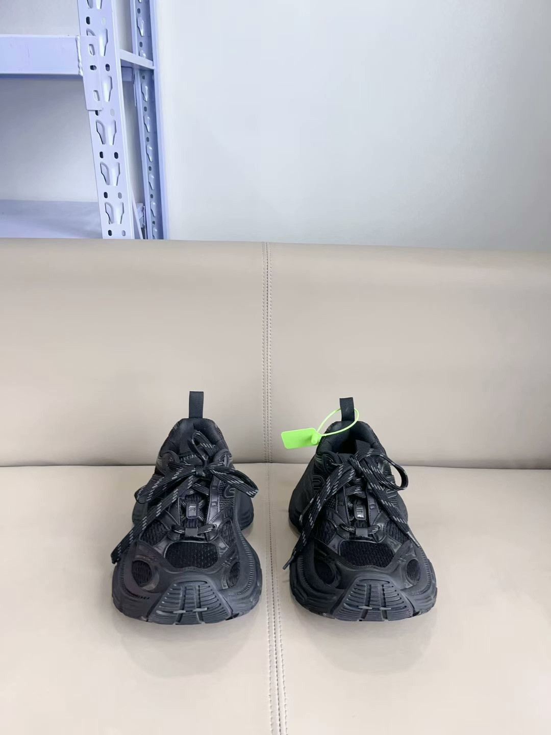 Balenciaga Balenciaga Black Warrior Sneakers Size 39 Size US 8 / EU 41 - 2 Thumbnail