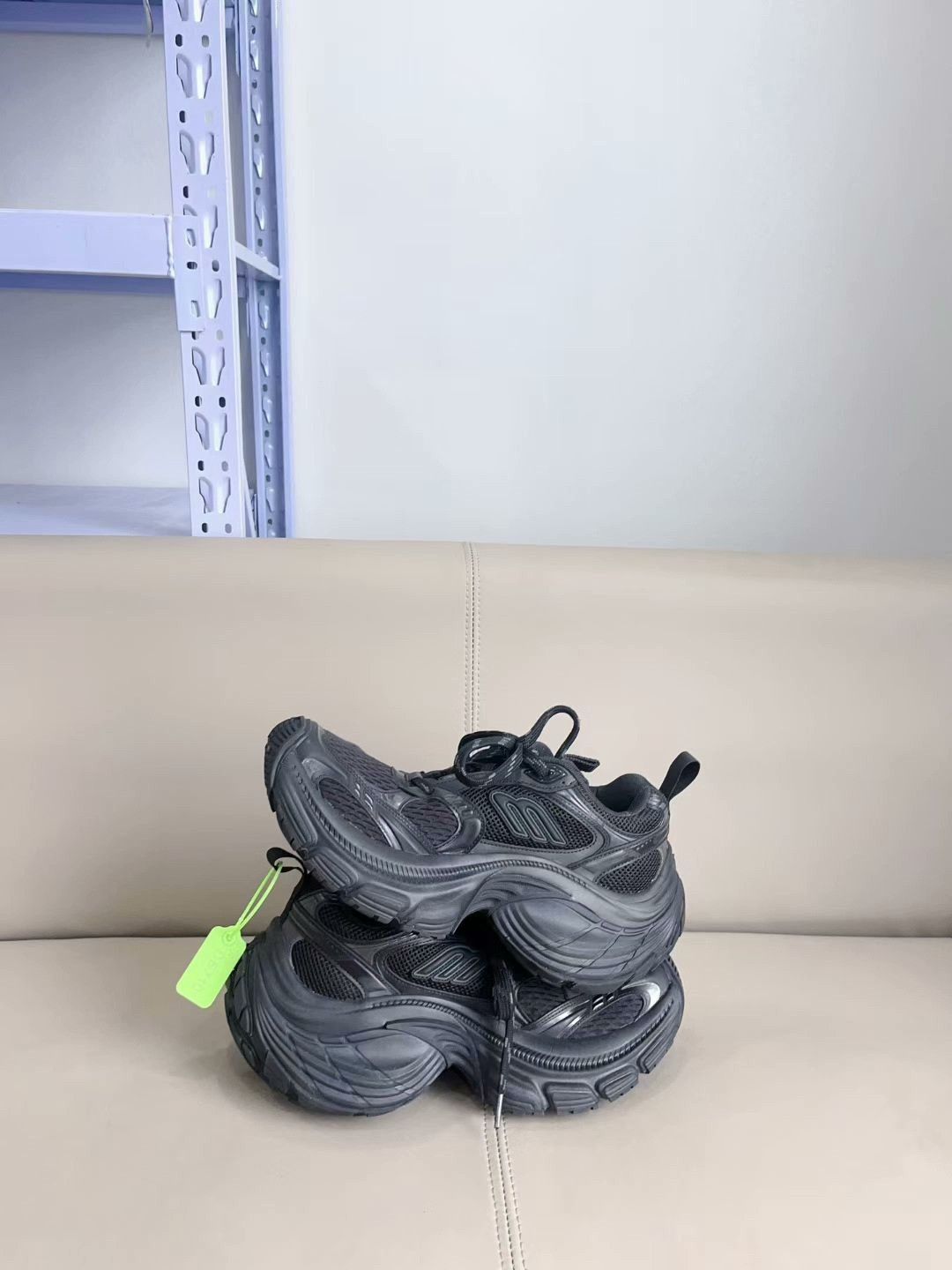 Balenciaga Balenciaga Black Warrior Sneakers Size 39 Size US 8 / EU 41 - 5 Thumbnail