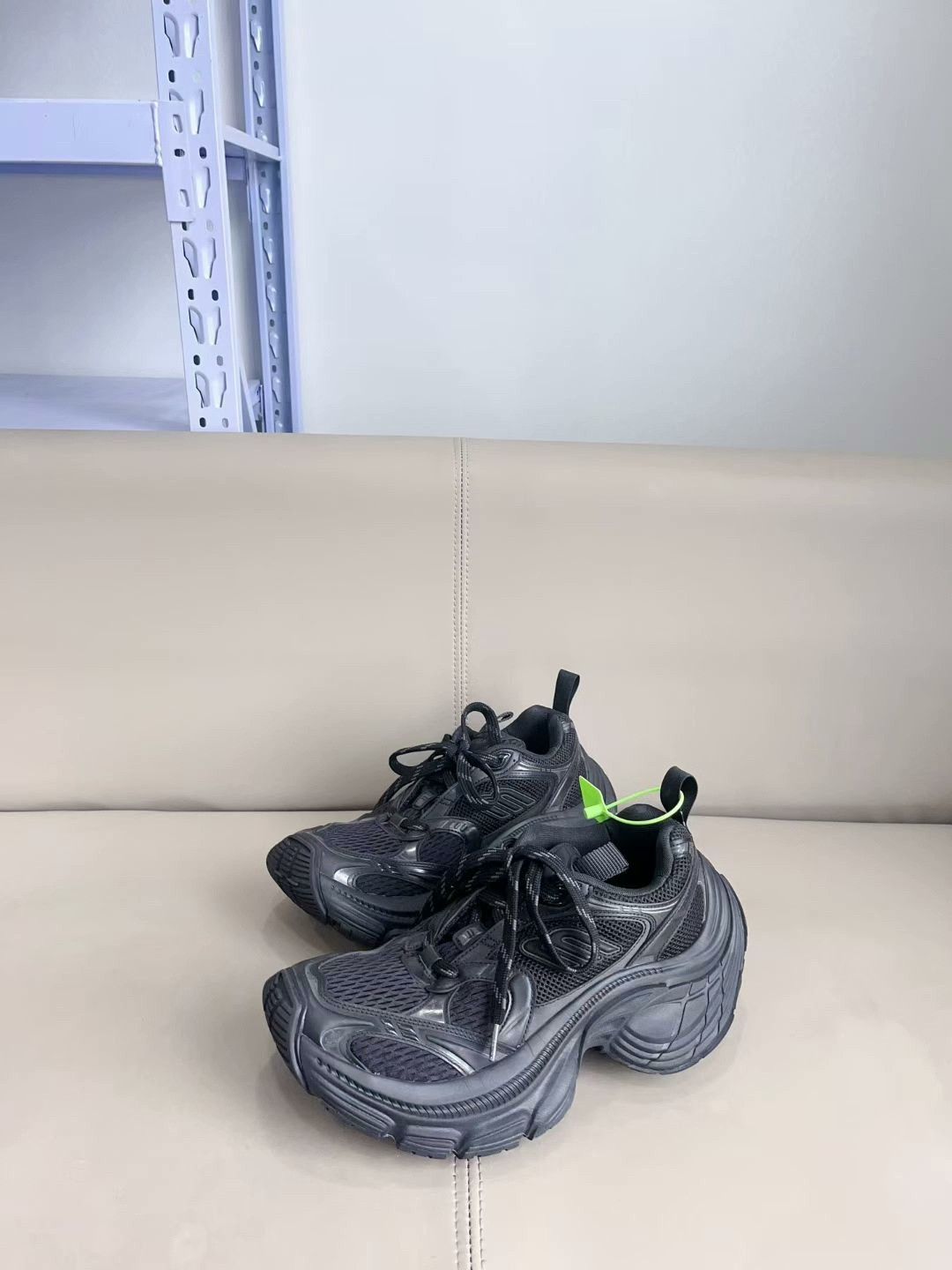 Balenciaga Balenciaga Black Warrior Sneakers Size 39 Size US 8 / EU 41 - 3 Thumbnail