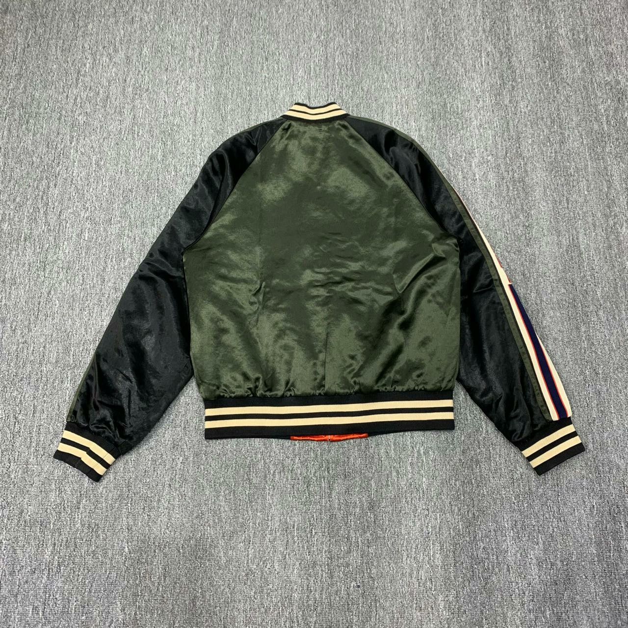 Gucci reversible logo bomber jacket by gucci Size US M / EU 48-50 / 2 - 7 Thumbnail