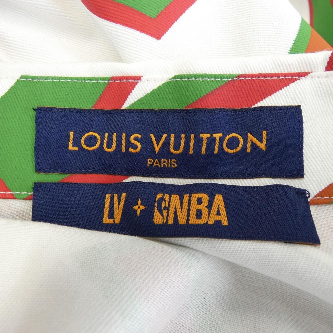 Louis Vuitton Louis Vuitton Louis Vuitton NBA Basketball Letter Over Shirt S/S Shirt Cotton Tops HLS01WES9 DUTY FREE for USA Size ONE SIZE - 4 Thumbnail