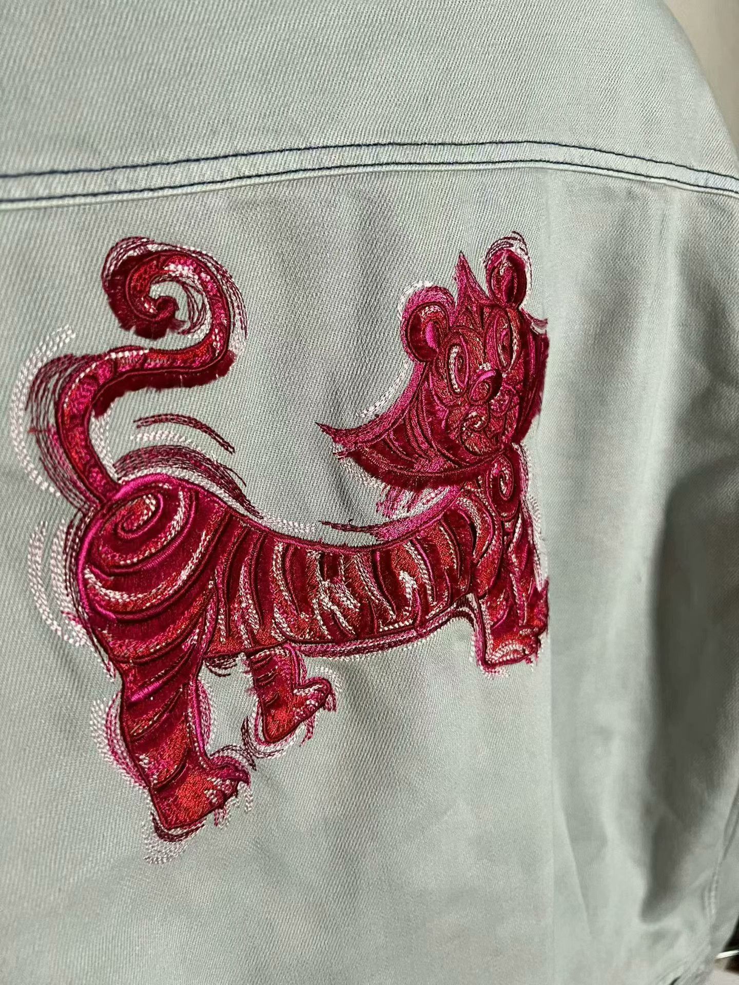 Dior gray-blue tiger embroidered jacket by Dior Size US L / EU 52-54 / 3 - 5 Thumbnail