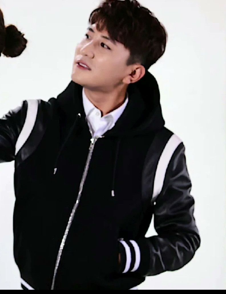 Givenchy givenchy black leather sleeve baseball jacket Size US L / EU 52-54 / 3 - 6 Thumbnail