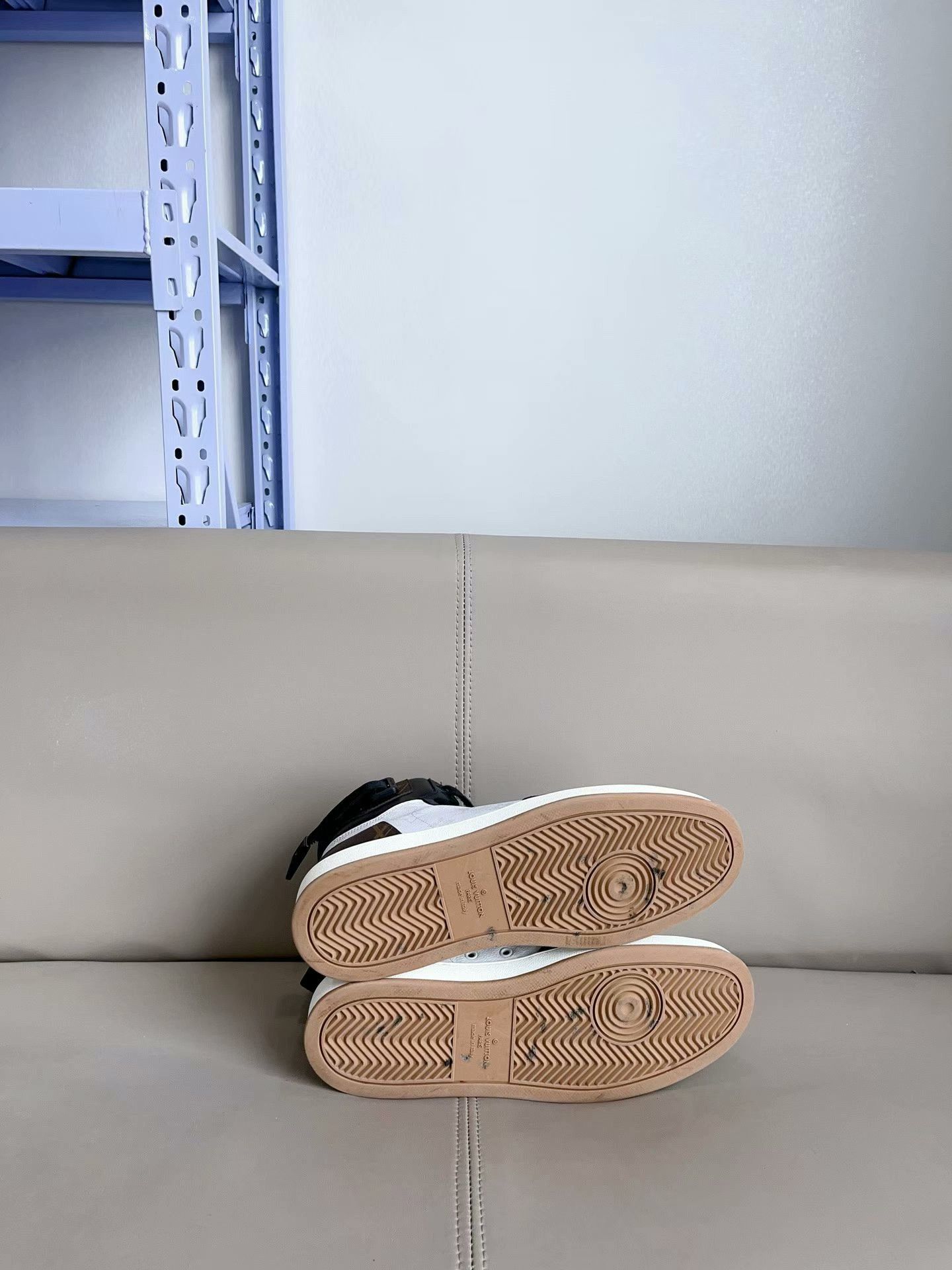 Louis Vuitton louis vuitton lv rivoli high-top sneakers Size US 10 / EU 43 - 7 Thumbnail