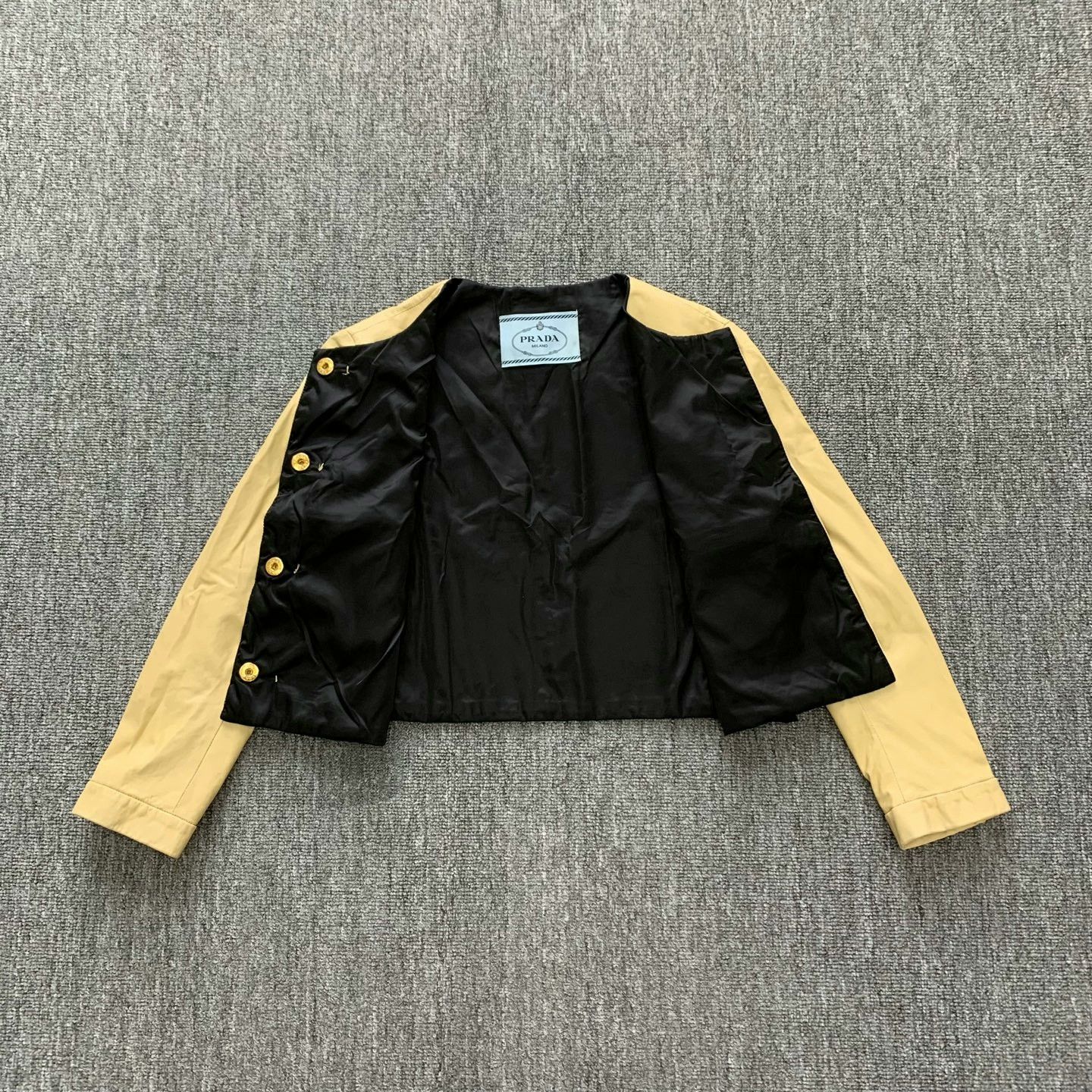 Prada beige short leather jacket with triangle logo Size M / US 6-8 / IT 42-44 - 9 Thumbnail