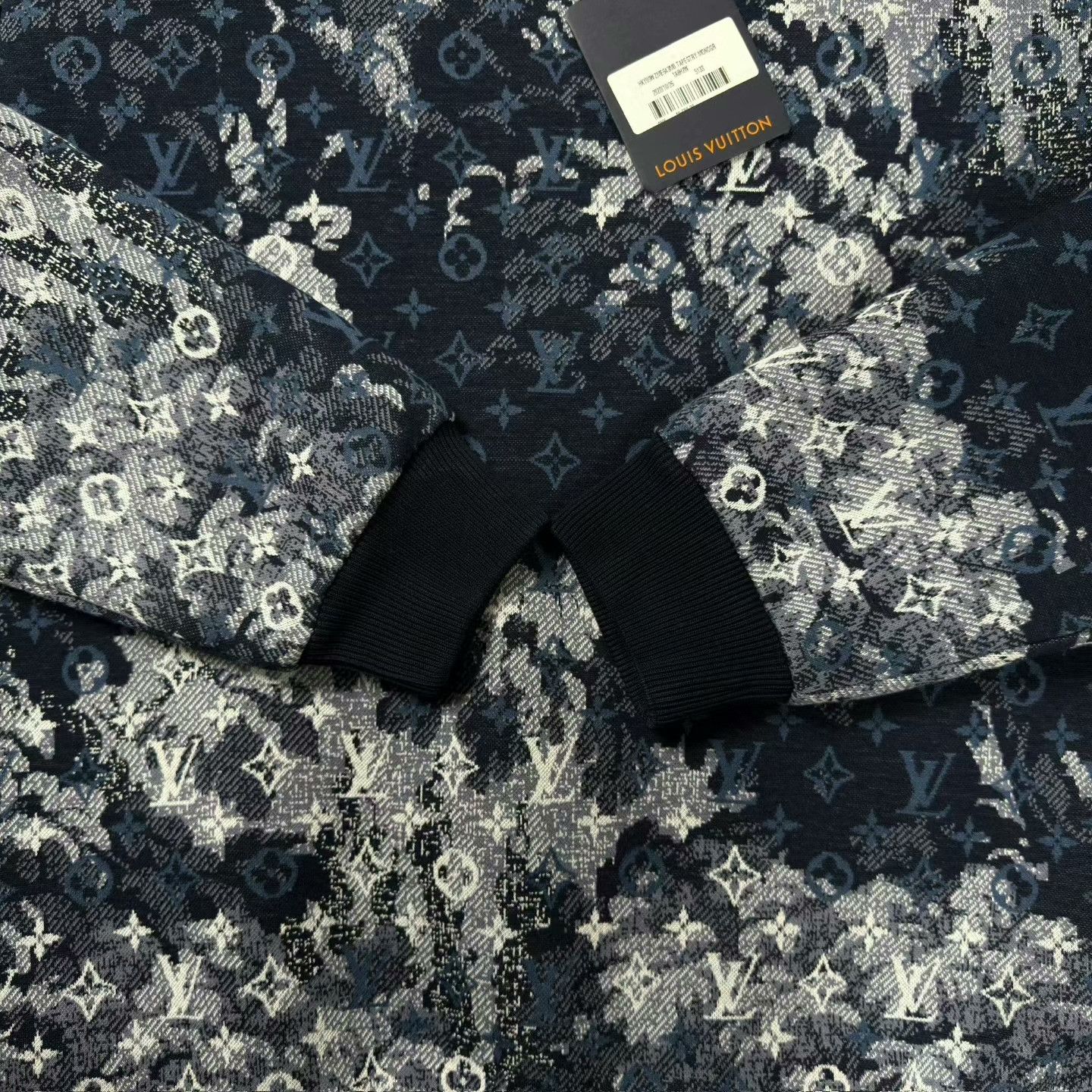 Louis Vuitton louis vuitton floral print sweatshirt size M Size US M / EU 48-50 / 2 - 6 Thumbnail