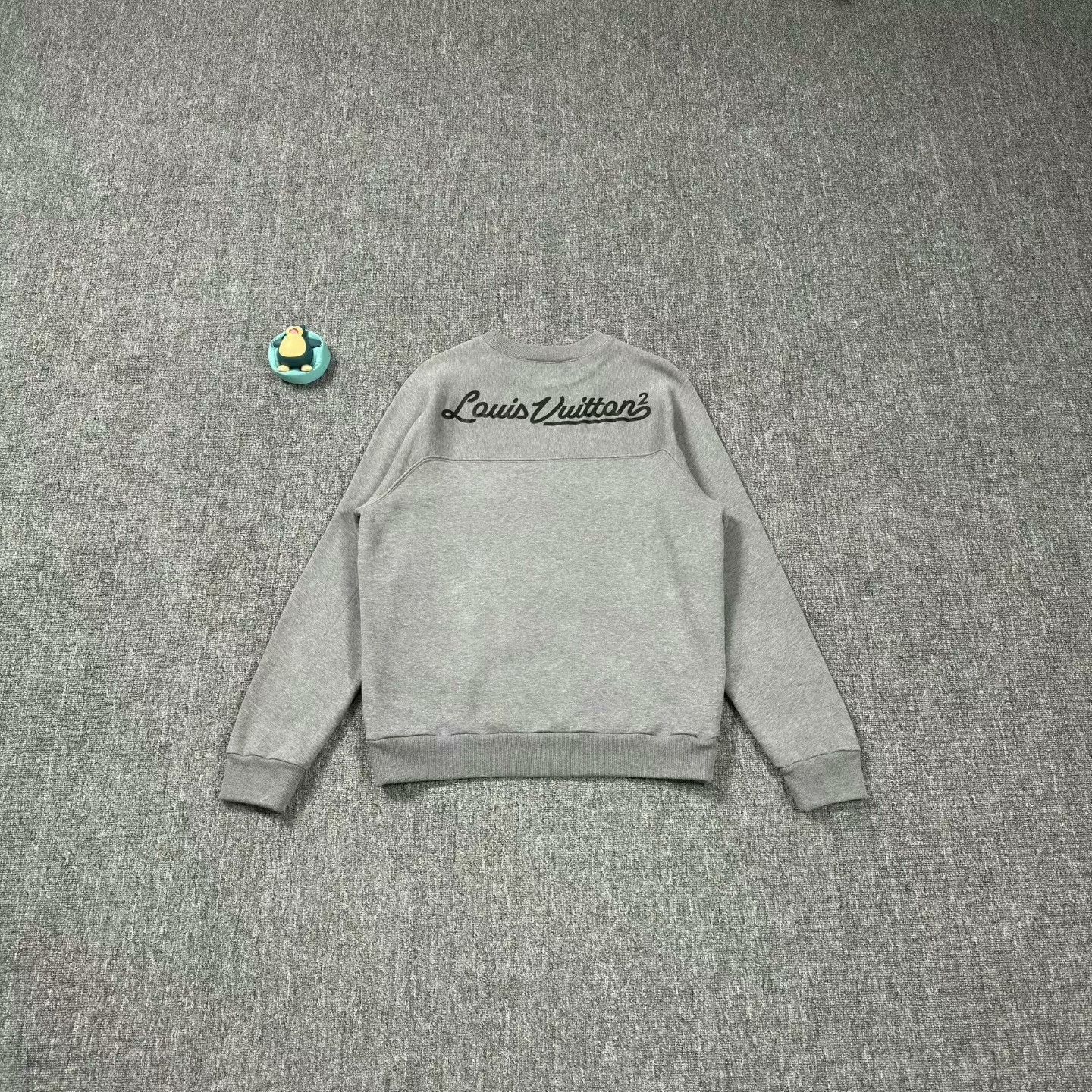 Louis Vuitton lv nigo collaboration heart design gray sweatshirt Size US M / EU 48-50 / 2 - 2 Thumbnail