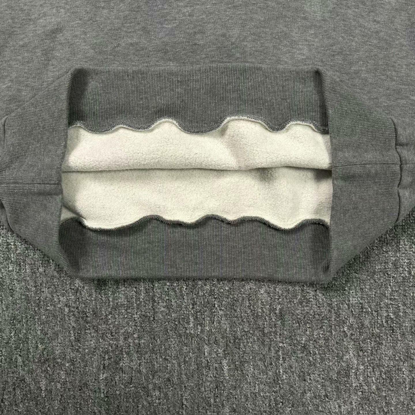 Louis Vuitton lv nigo collaboration heart design gray sweatshirt Size US M / EU 48-50 / 2 - 5 Thumbnail