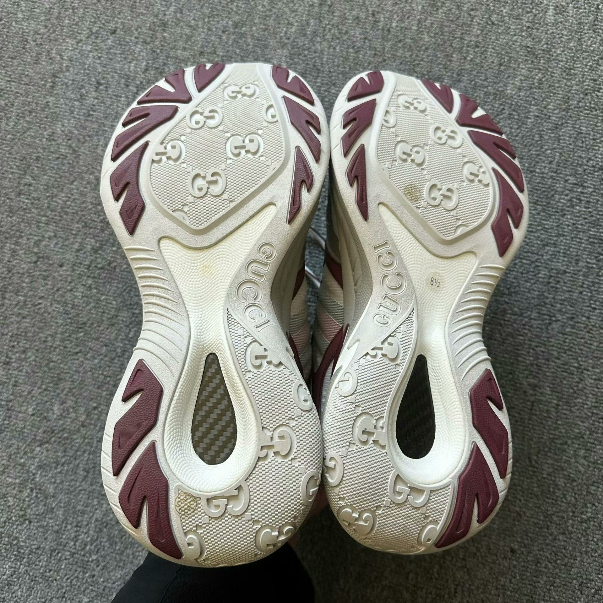 Gucci gucci run2.0 sneakers size 41/42.5 Size US 10.5 / EU 43-44 - 7 Thumbnail