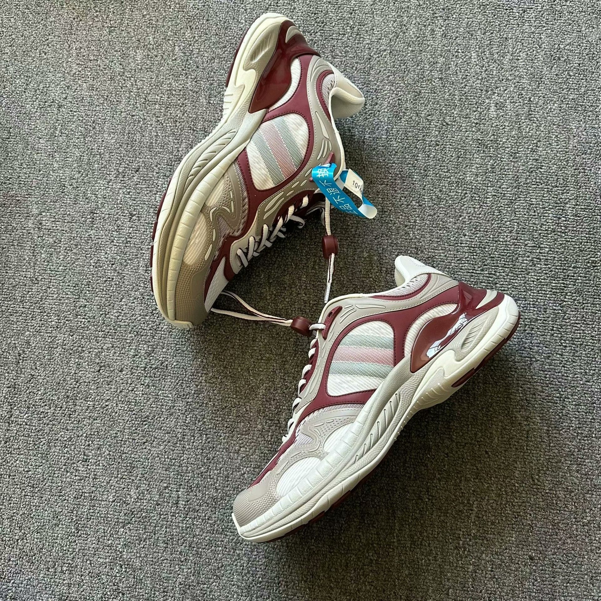 Gucci gucci run2.0 sneakers size 41/42.5 Size US 10.5 / EU 43-44 - 4 Thumbnail