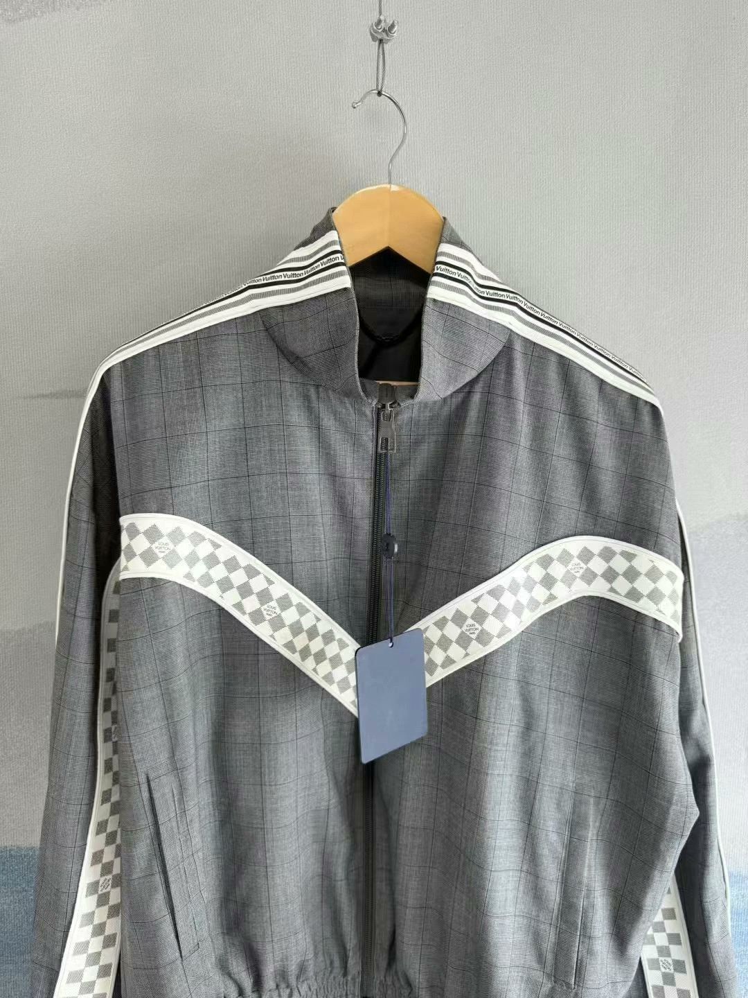 Louis Vuitton louis vuitton gray white checker zip jacket Size US M / EU 48-50 / 2 - 2 Thumbnail