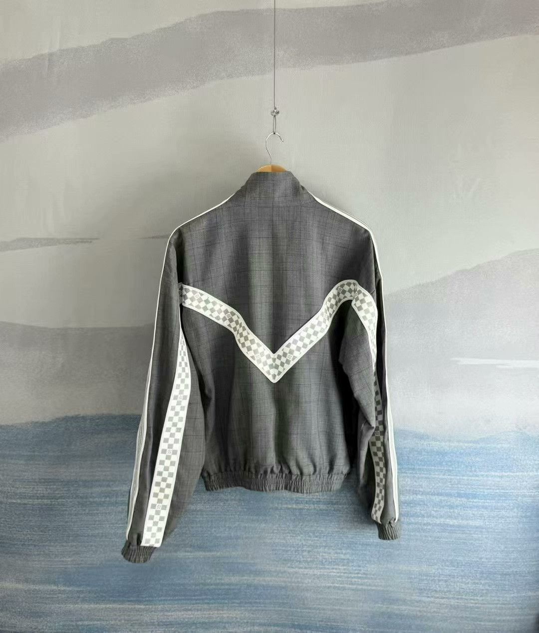Louis Vuitton louis vuitton gray white checker zip jacket Size US M / EU 48-50 / 2 - 3 Thumbnail