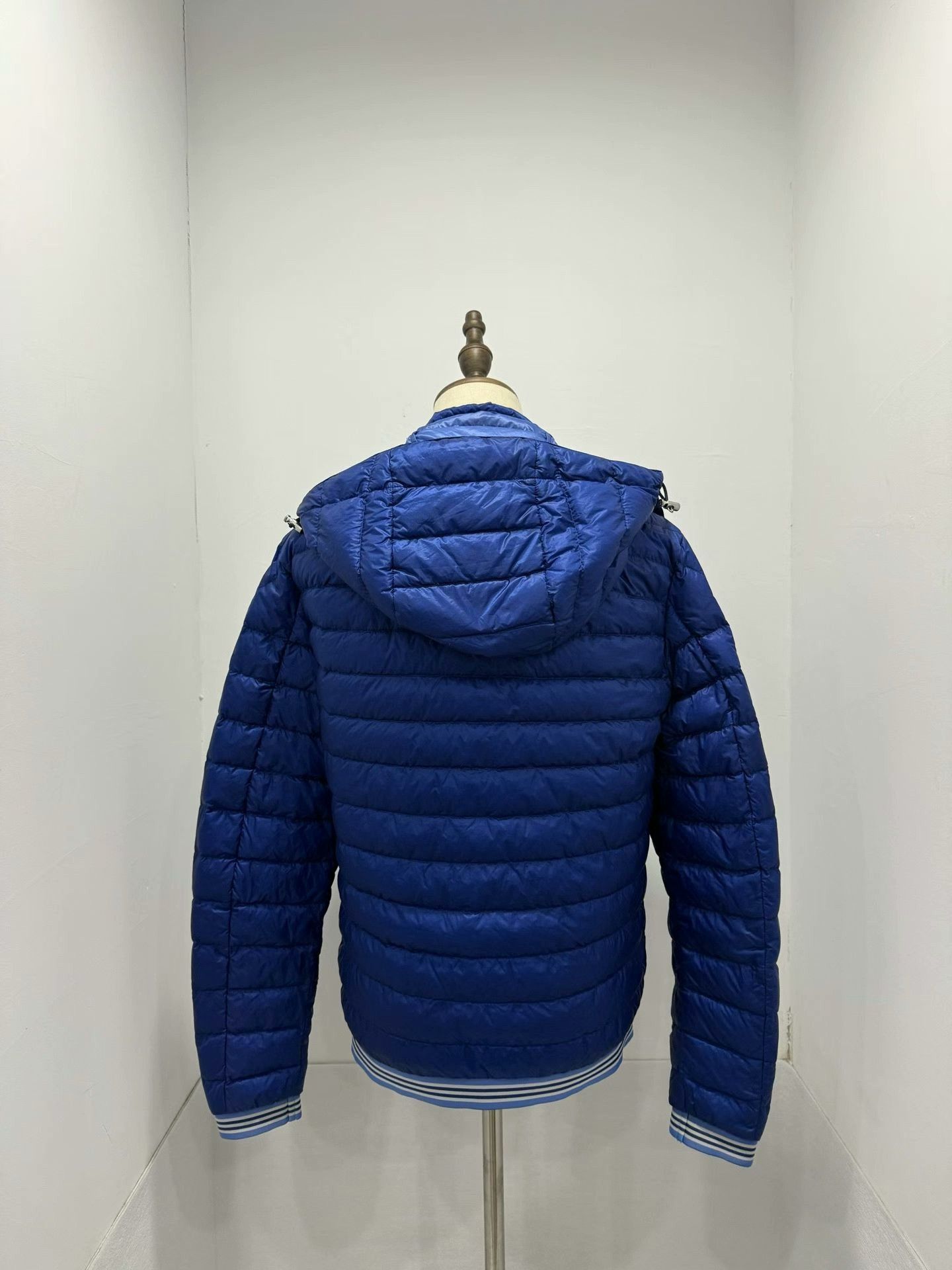 Moncler blue Moncler striped puffer jacket Size S / US 4 / IT 40 - 2 Thumbnail