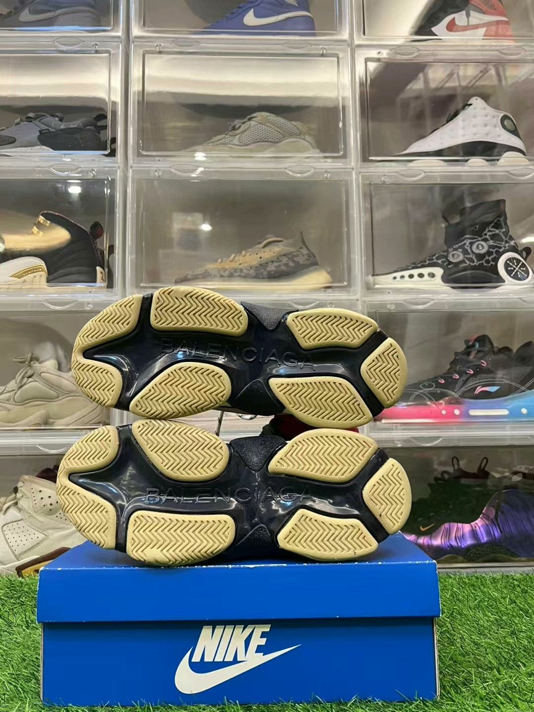 Balenciaga balenciaga triple s dad shoes in beige Size US 10 / EU 43 - 6 Thumbnail