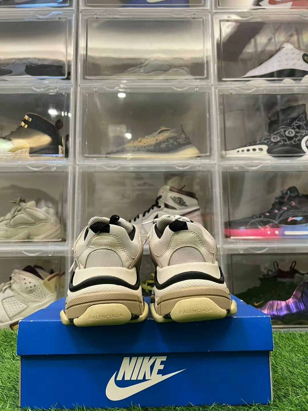 Balenciaga balenciaga triple s dad shoes in beige Size US 10 / EU 43 - 5 Thumbnail