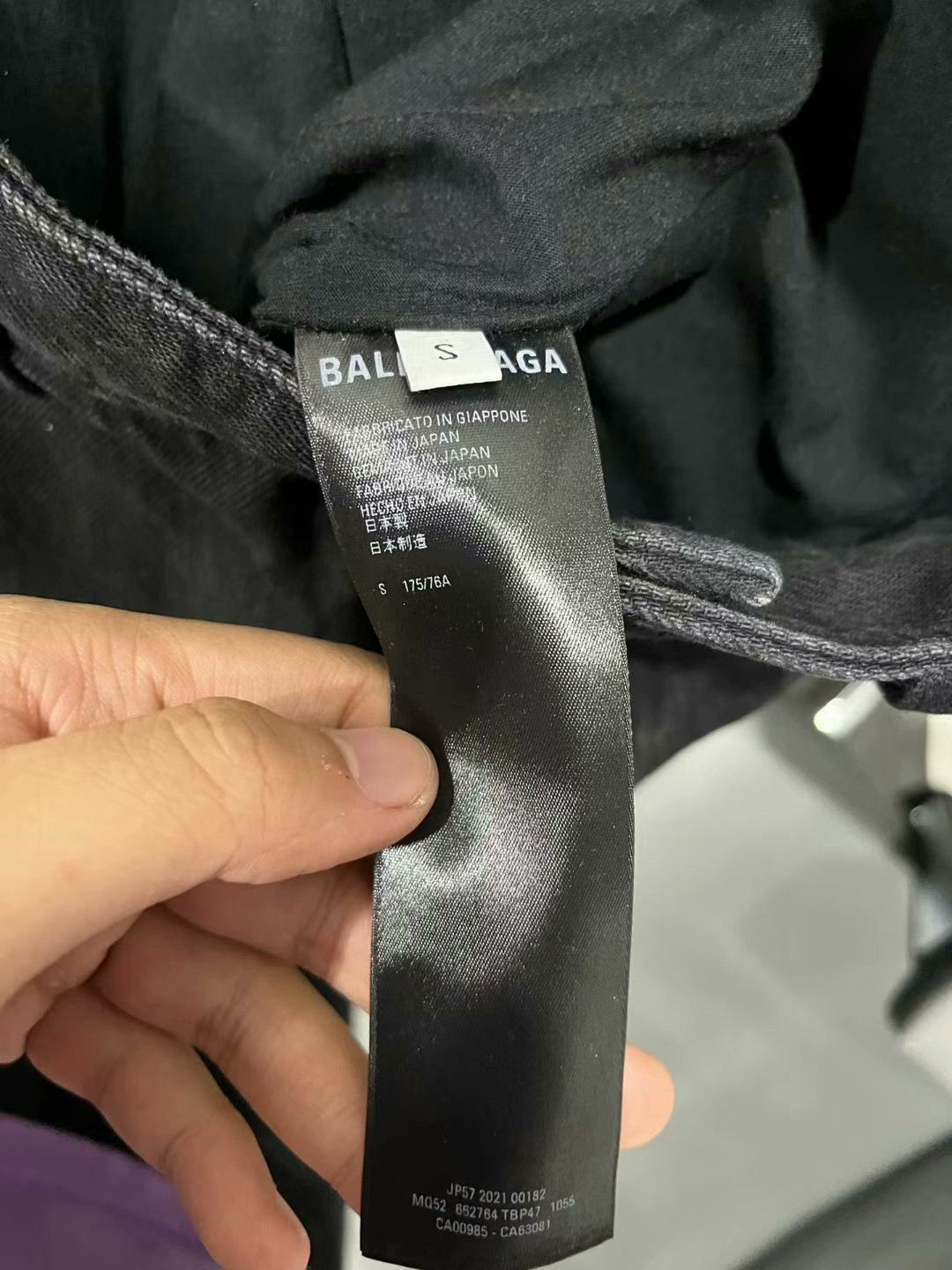 Balenciaga balenciaga black red embroidered distressed jeans Size US 30 / EU 46 - 8 Thumbnail