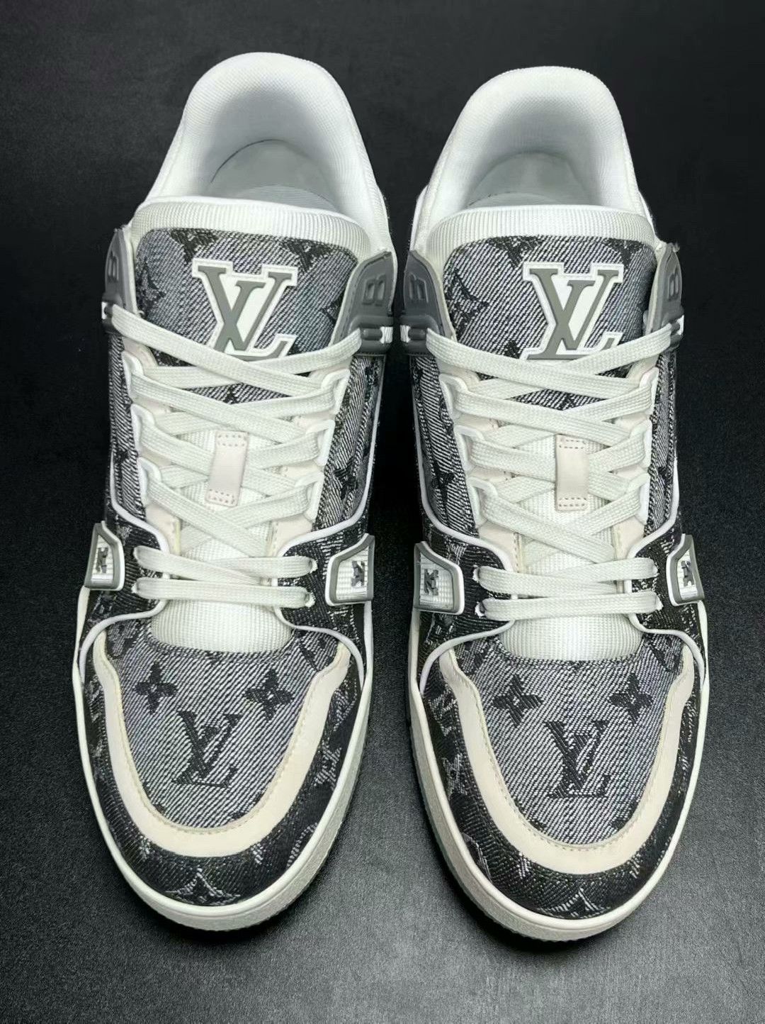 Louis Vuitton lv trainer gray and white sneakers uk7 Size US 7 / EU 40 - 3 Thumbnail