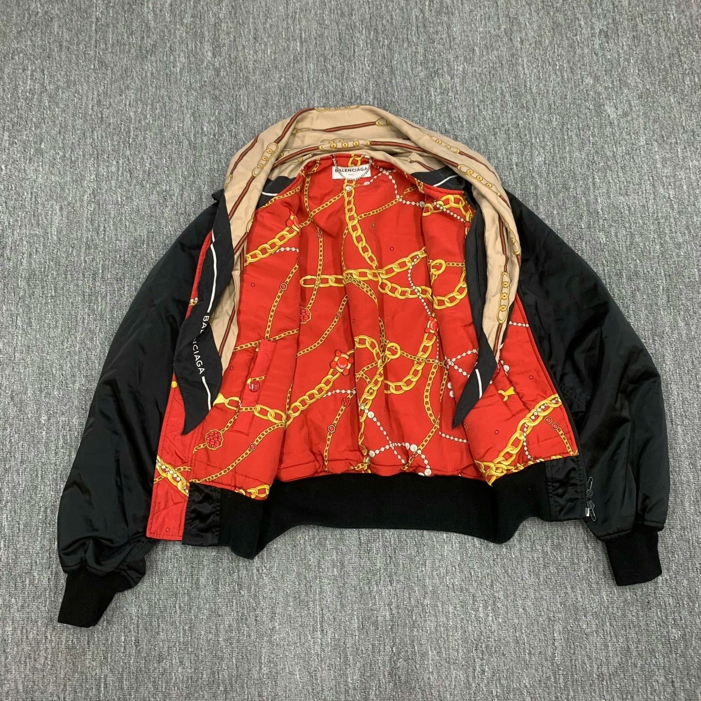 Balenciaga balenciaga black silk scarf bomber jacket Size US S / EU 44-46 / 1 - 2 Thumbnail