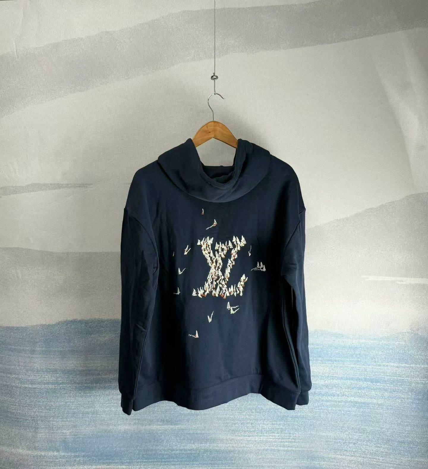 Louis Vuitton navy blue embroidered hooded sweatshirt Size US L / EU 52-54 / 3 - 3 Thumbnail