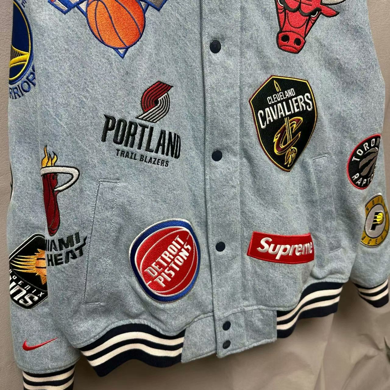 Nike supreme nike nba embroidered denim baseball jacket Size US M / EU 48-50 / 2 - 3 Thumbnail