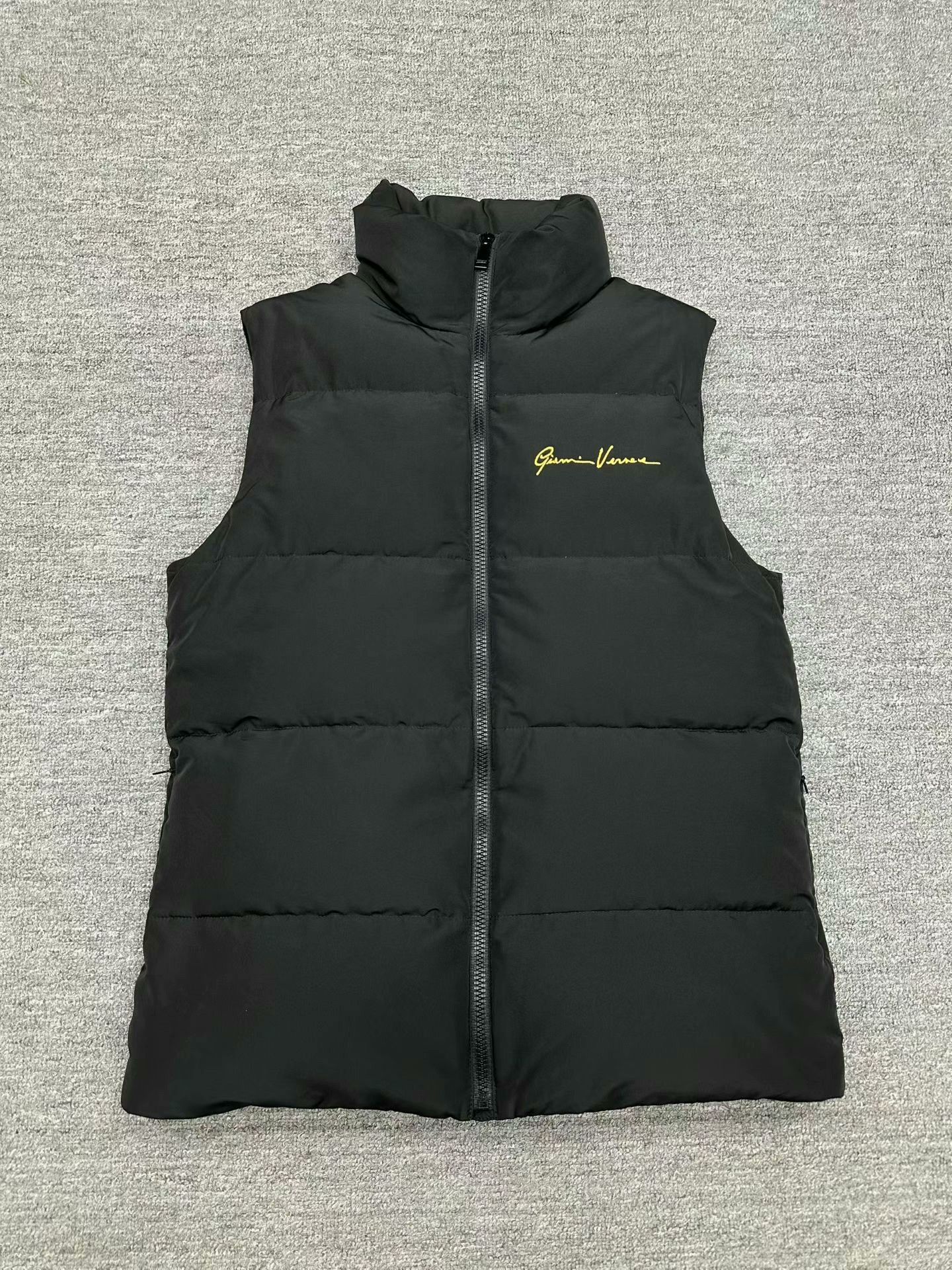 Versace versace floral print puffer vest Size XL / US 12-14 / IT 48-50 - 2 Thumbnail