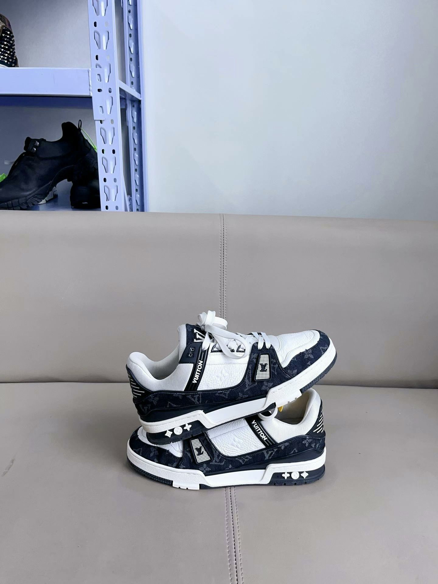 Louis Vuitton Louis Vuitton LV Trainer Black and White Sneakers Size US 10 / EU 43 - 6 Thumbnail