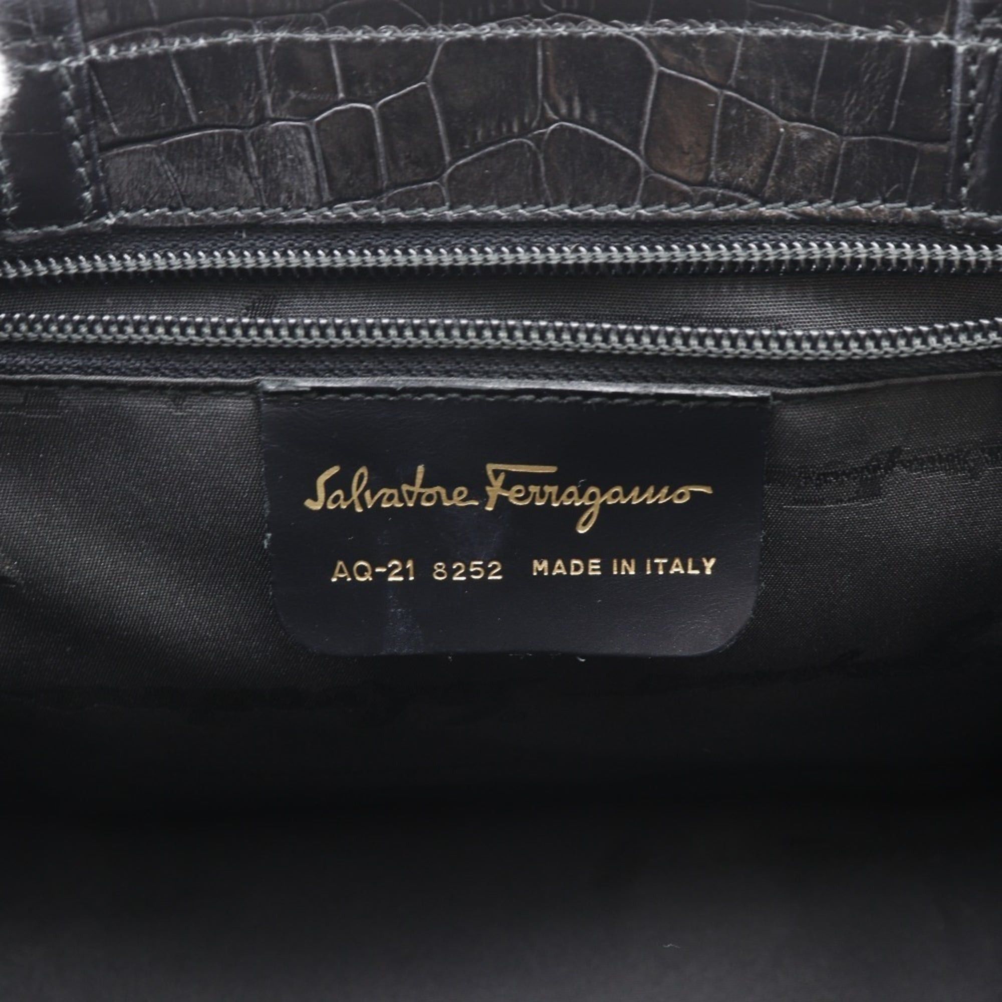 Salvatore Ferragamo Salvatore Ferragamo Vara Handbag, 2-Way Shoulder Bag AQ-21 8252, Embossed Leather, Black, Crossbody, Magnetic closure, Women's Size ONE SIZE - 11 Thumbnail