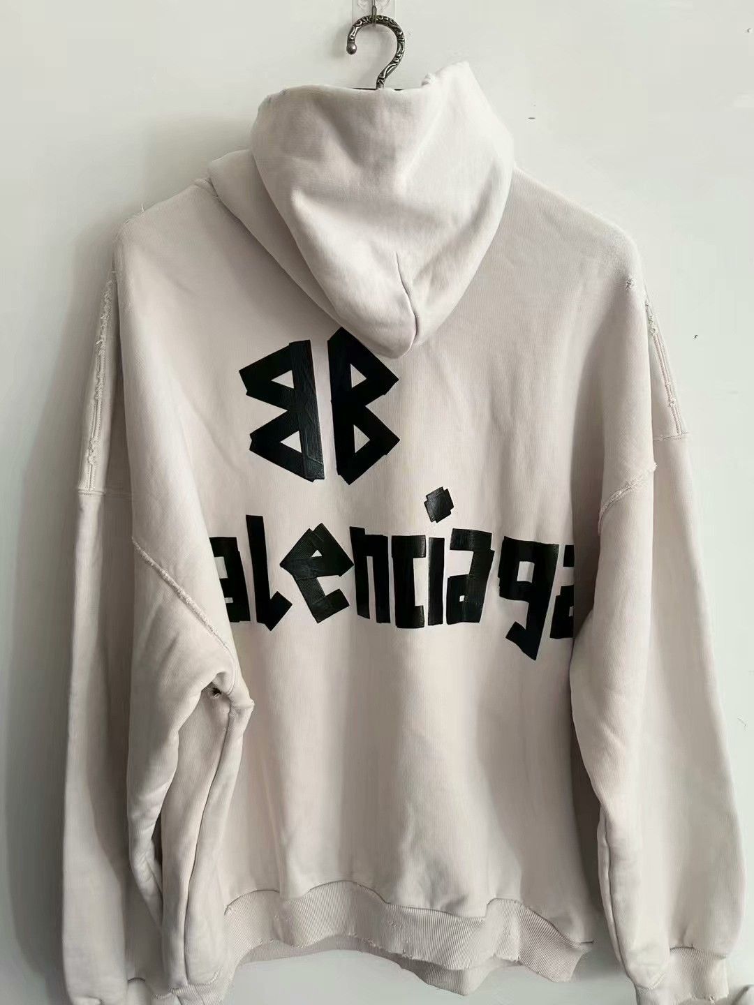 Balenciaga balenciaga cream hooded sweatshirt size 2 Size US XL / EU 56 / 4 - 2 Thumbnail