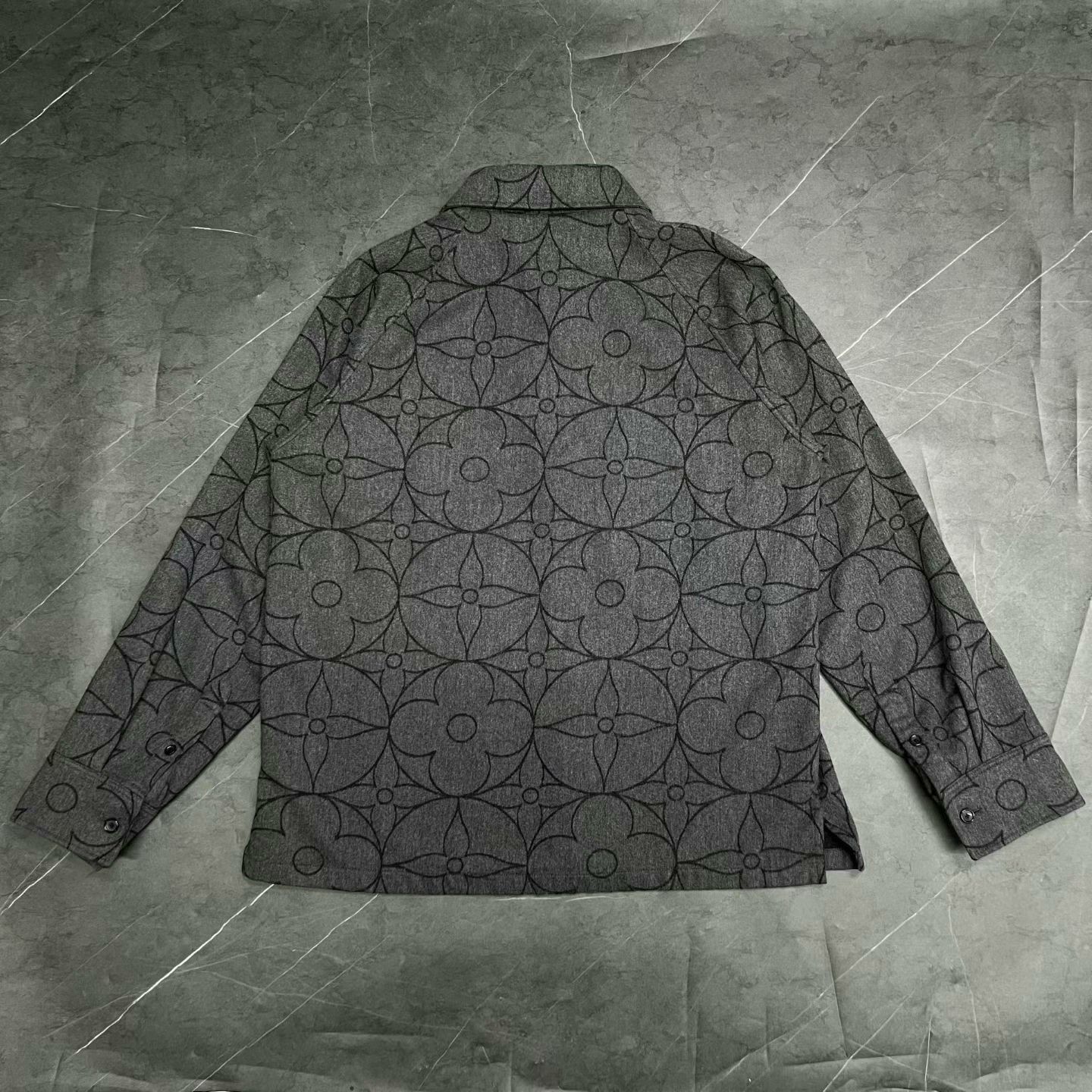 Louis Vuitton louis vuitton cashmere long sleeve shirt jacket Size US XL / EU 56 / 4 - 2 Thumbnail