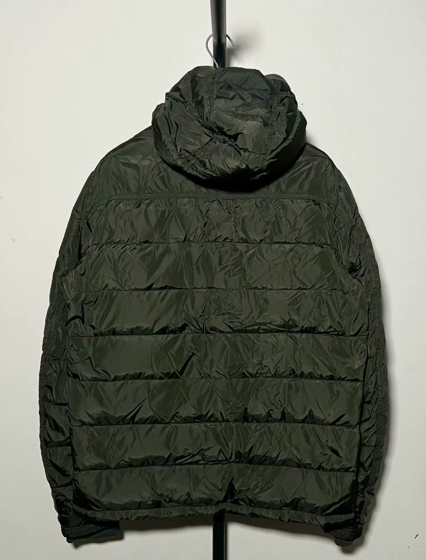 Moncler moncler green down jacket with knit sleeves Size US L / EU 52-54 / 3 - 2 Thumbnail
