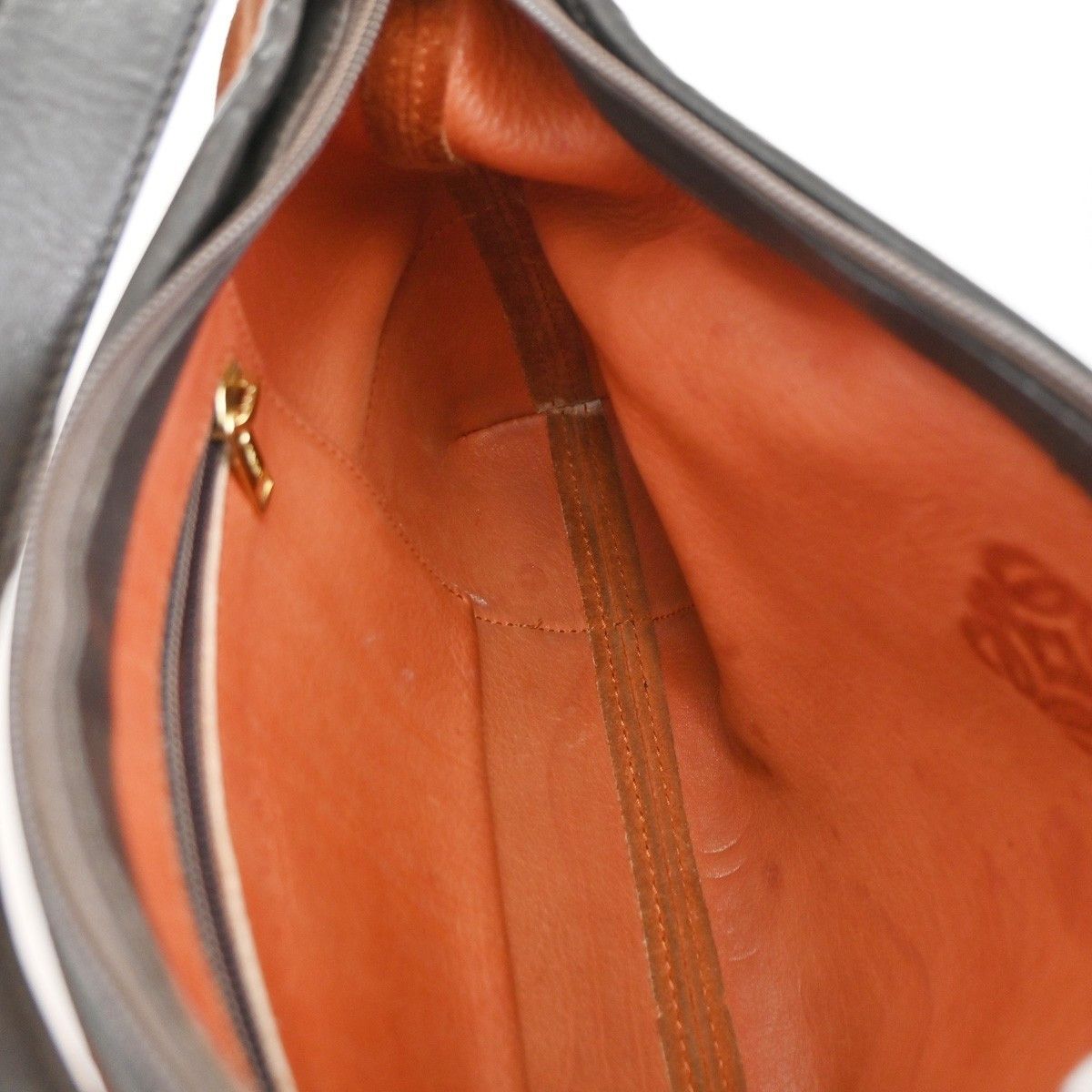 Loewe Loewe Anagram Shoulder Bag Suede Size ONE SIZE - 13 Thumbnail
